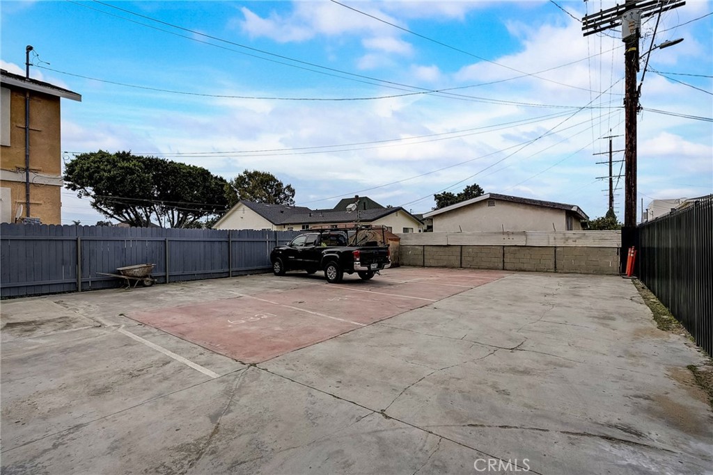 6317 S San Pedro Street