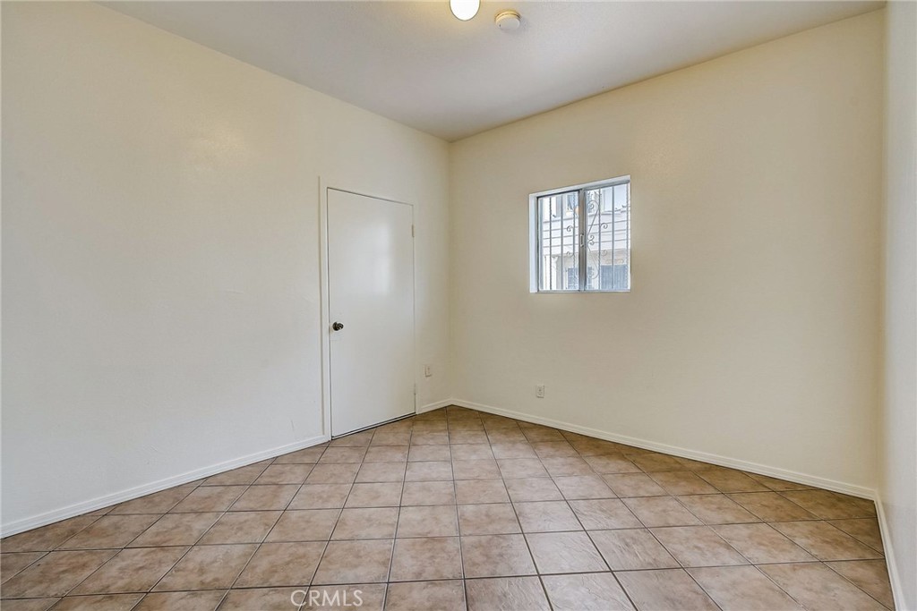 6317 S San Pedro Street