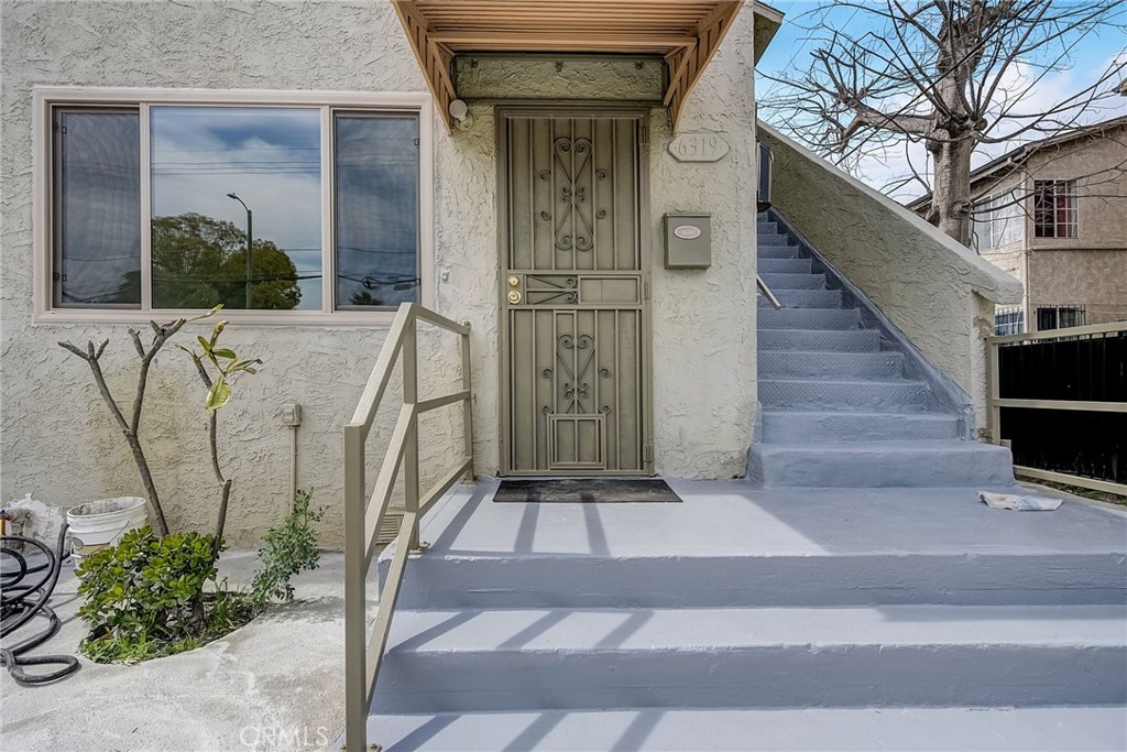 6317 S San Pedro Street