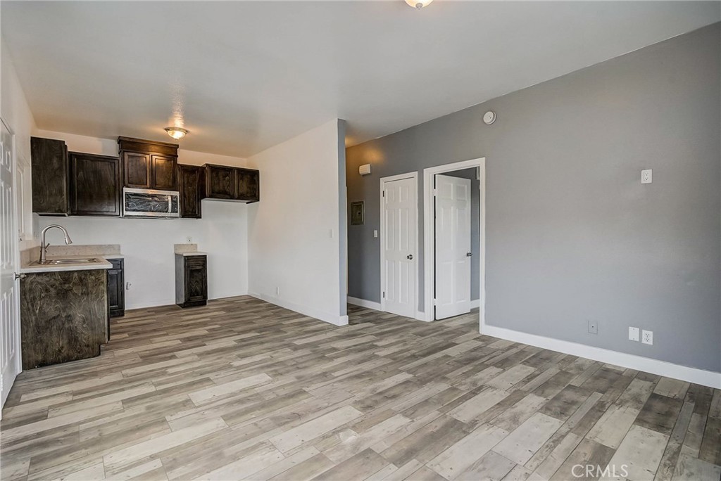 6317 S San Pedro Street