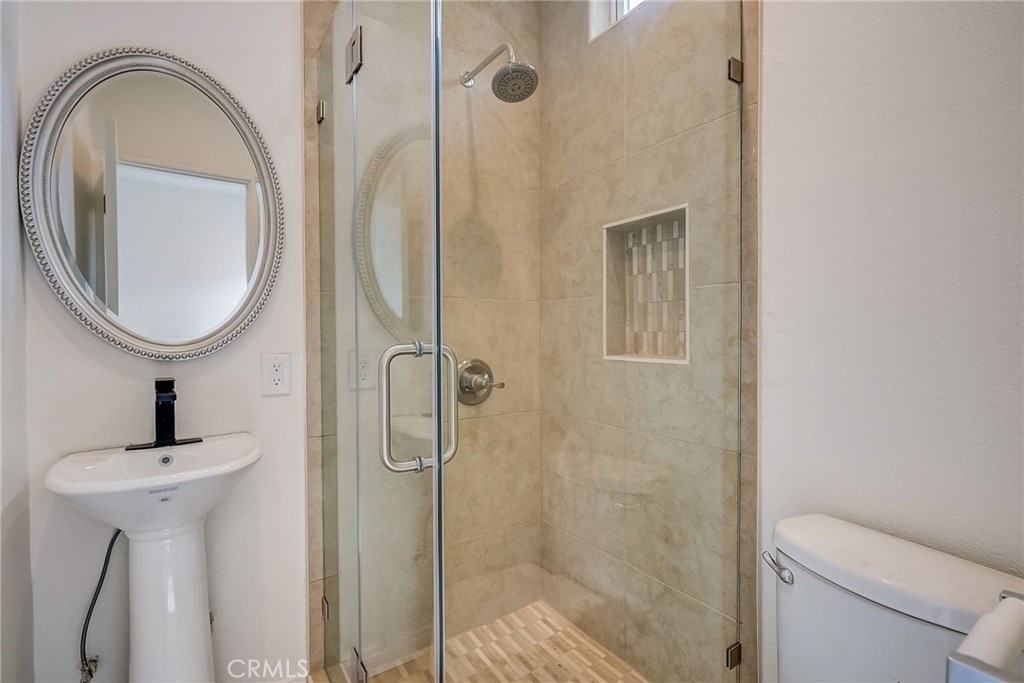 6317 S San Pedro Street