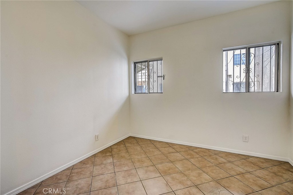 6317 S San Pedro Street