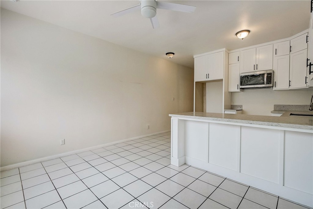 6317 S San Pedro Street