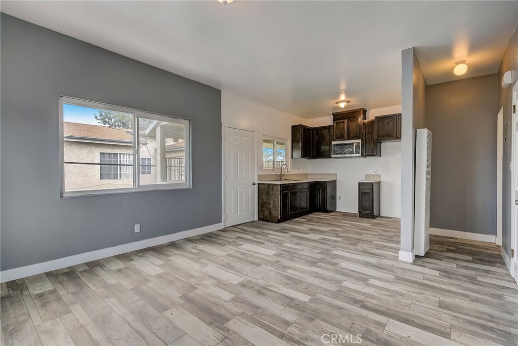 6317 S San Pedro Street