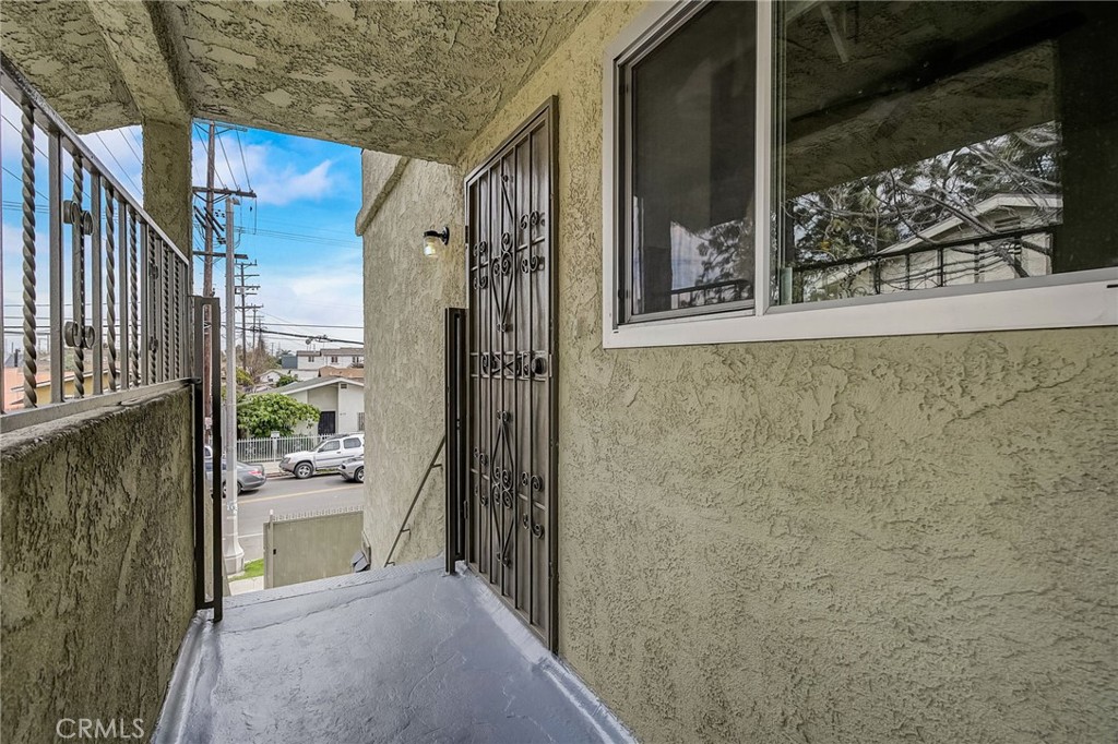 6317 S San Pedro Street