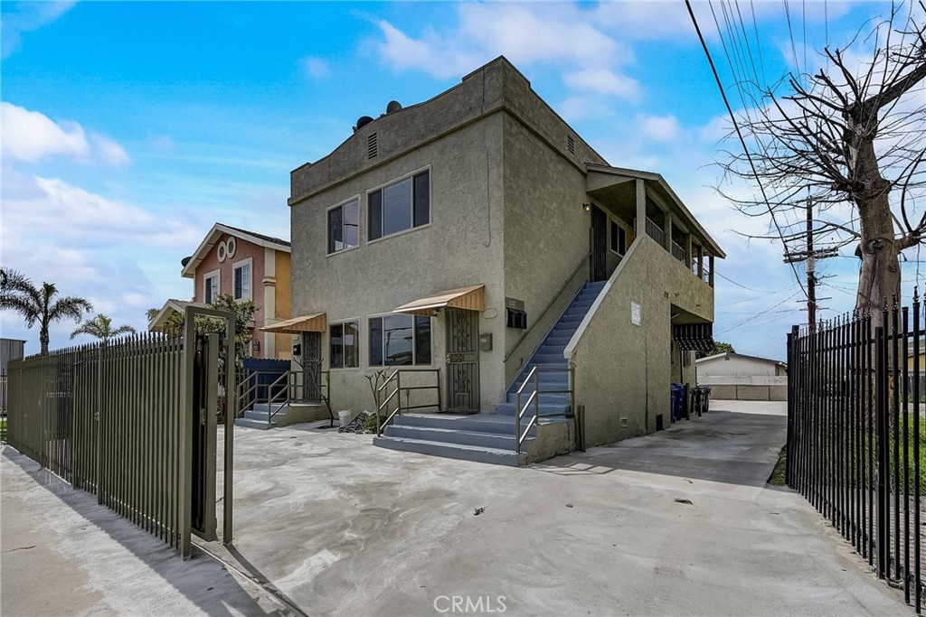 6317 S San Pedro Street