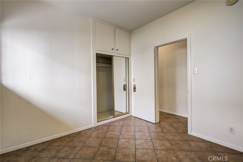 6317 S San Pedro Street