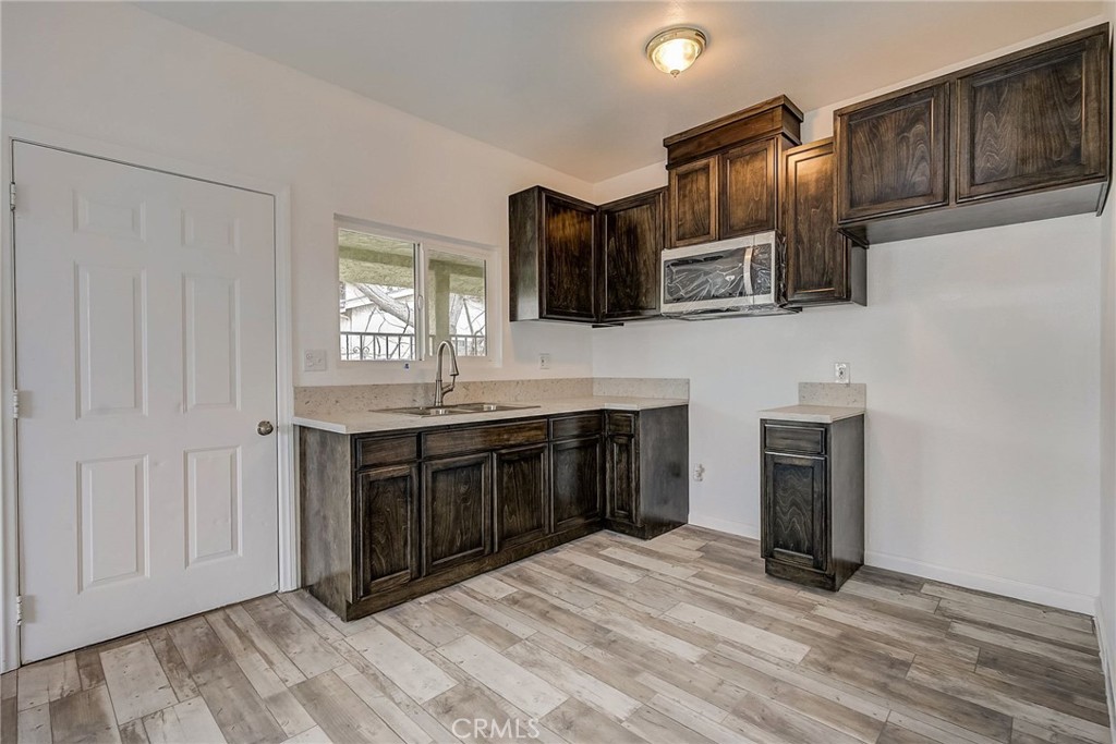 6317 S San Pedro Street