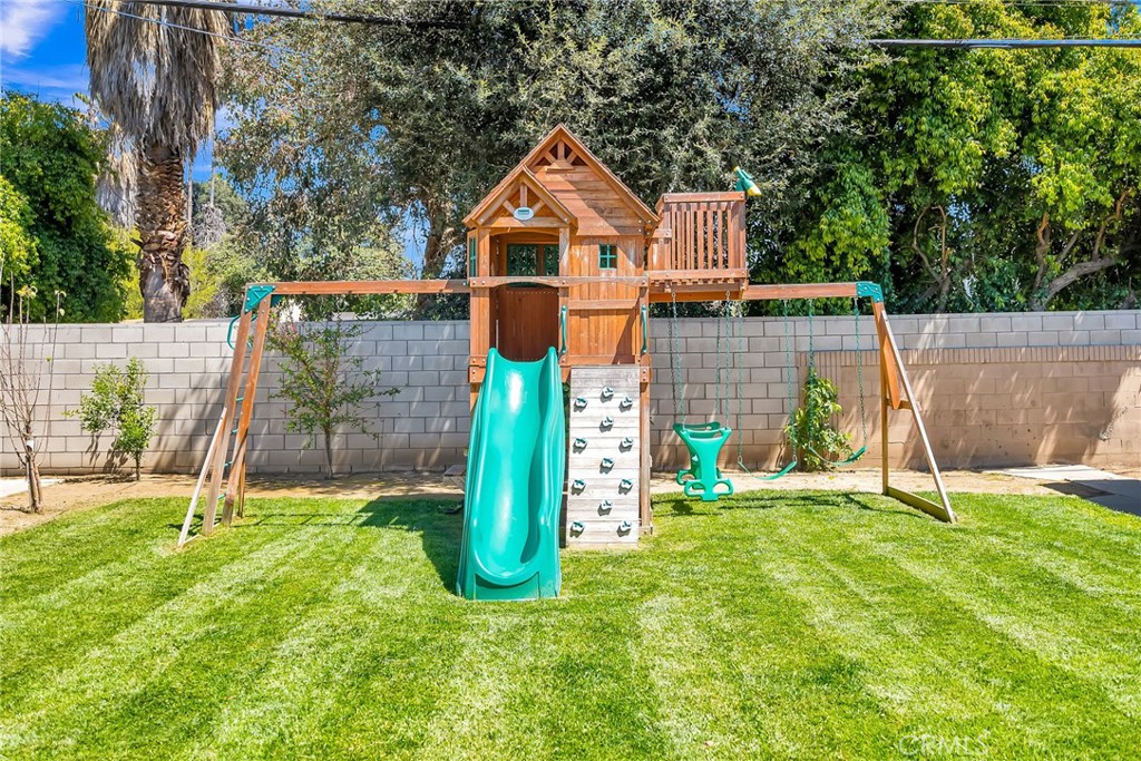 6900 Malibu Drive