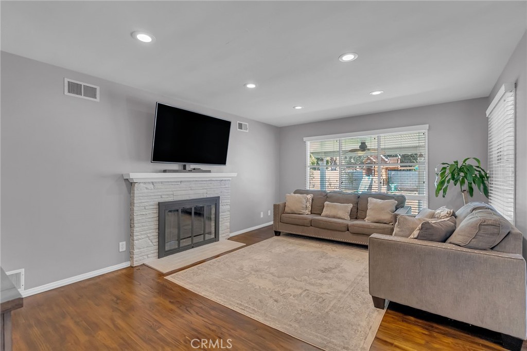 6900 Malibu Drive