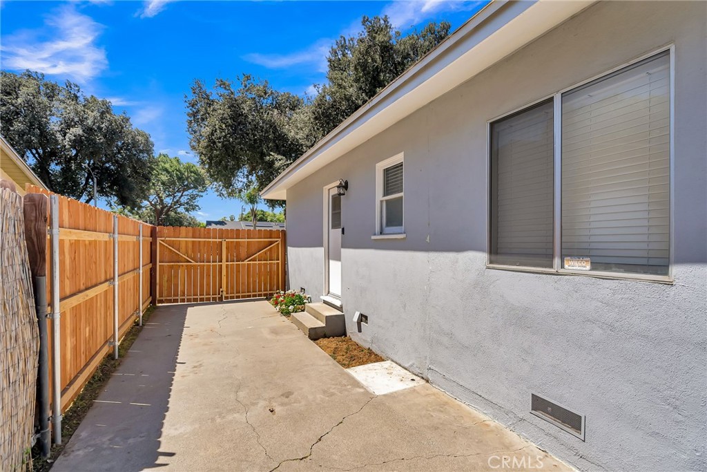 6900 Malibu Drive