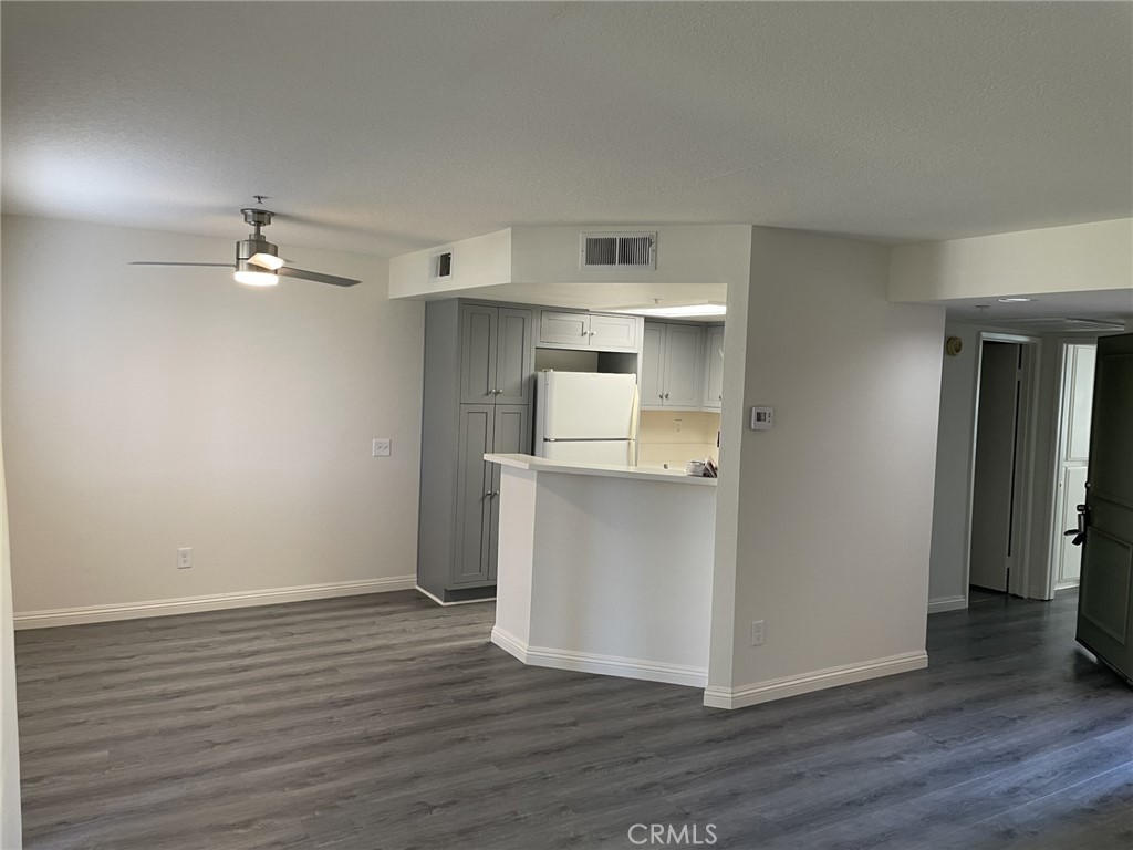 2620 Avenida Del Vista A102