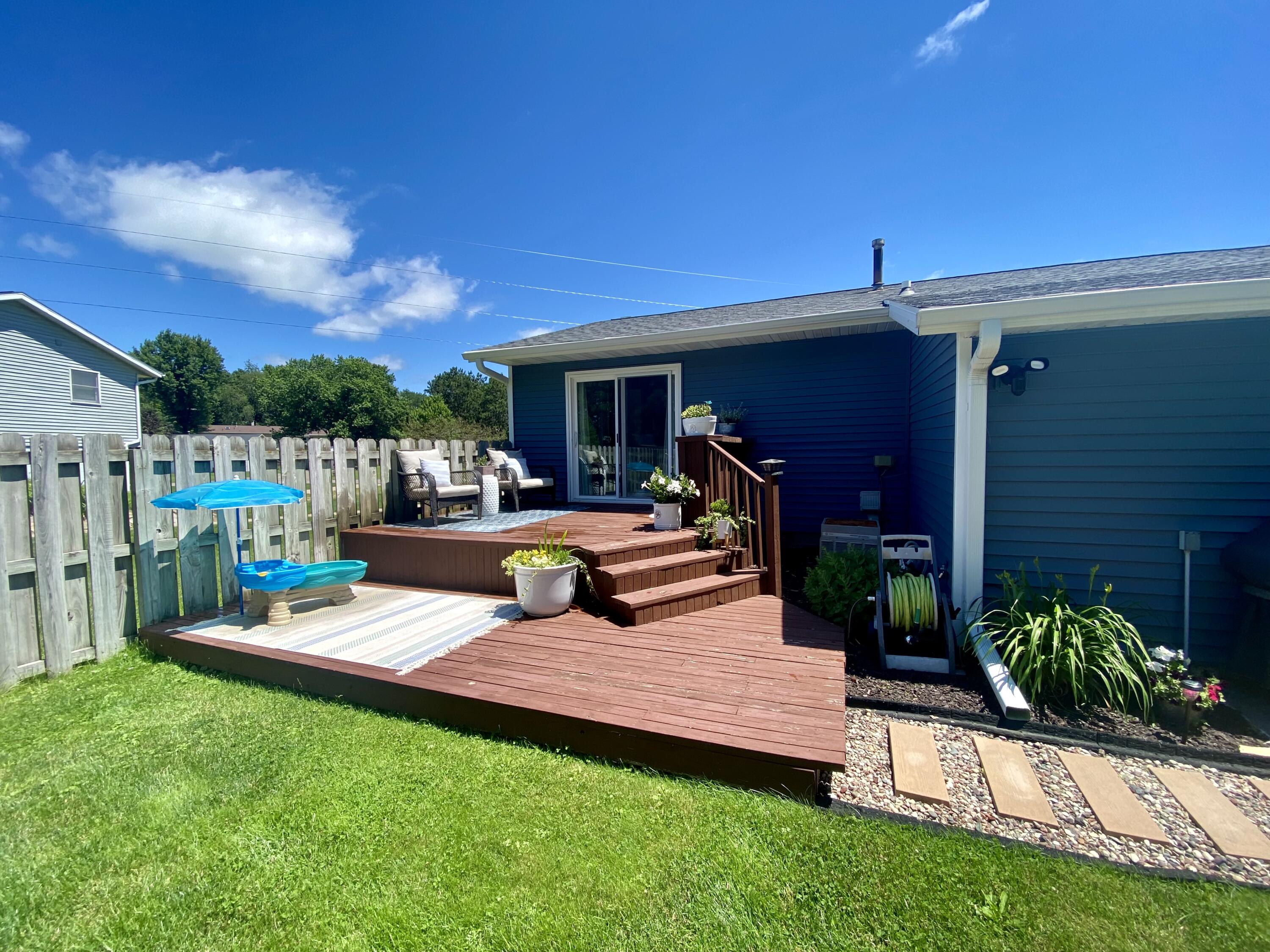 2125 Craig Ln W