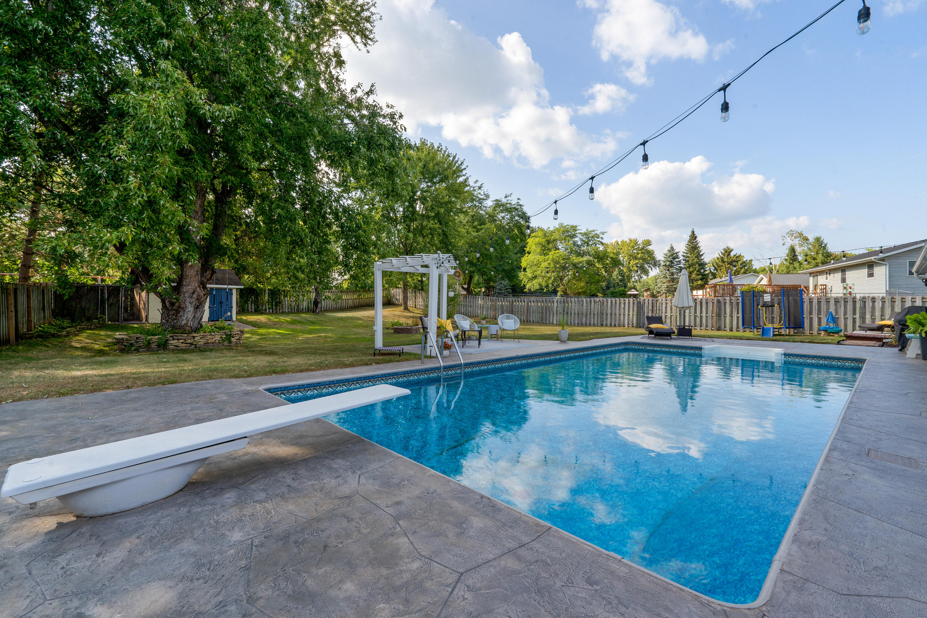 2125 Craig Ln W