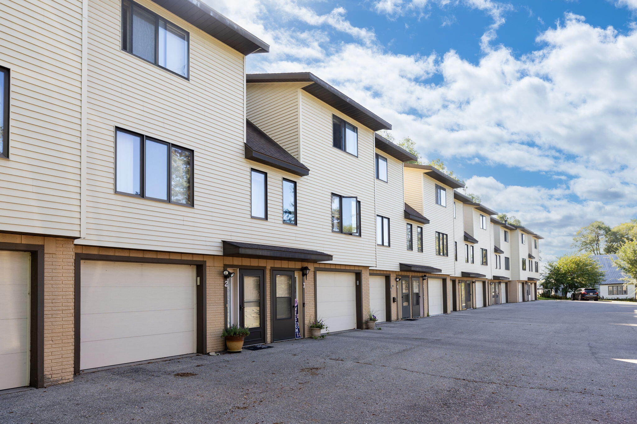 5241 33rd St S Unit: 3