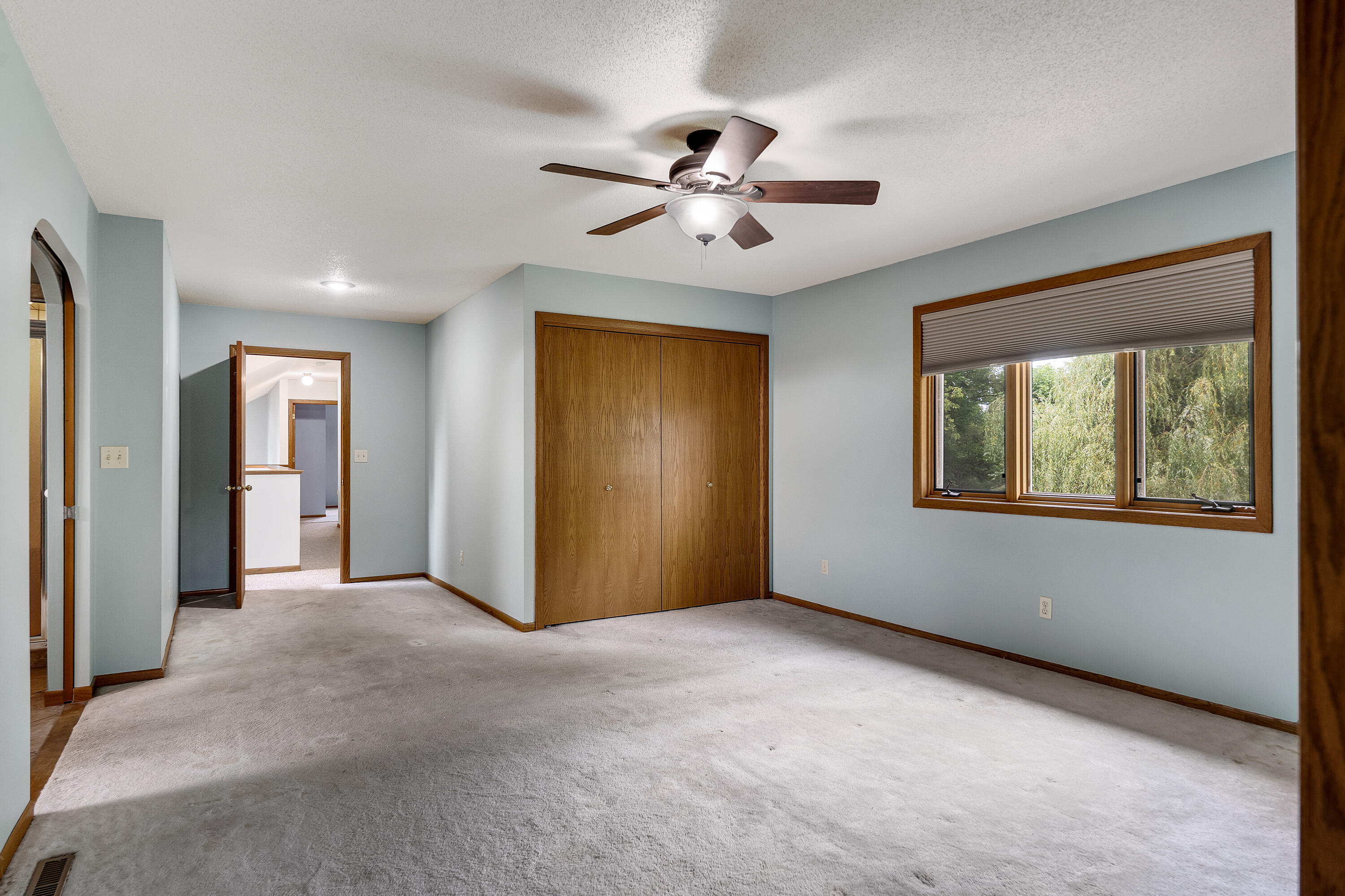 715 Lee Dr
