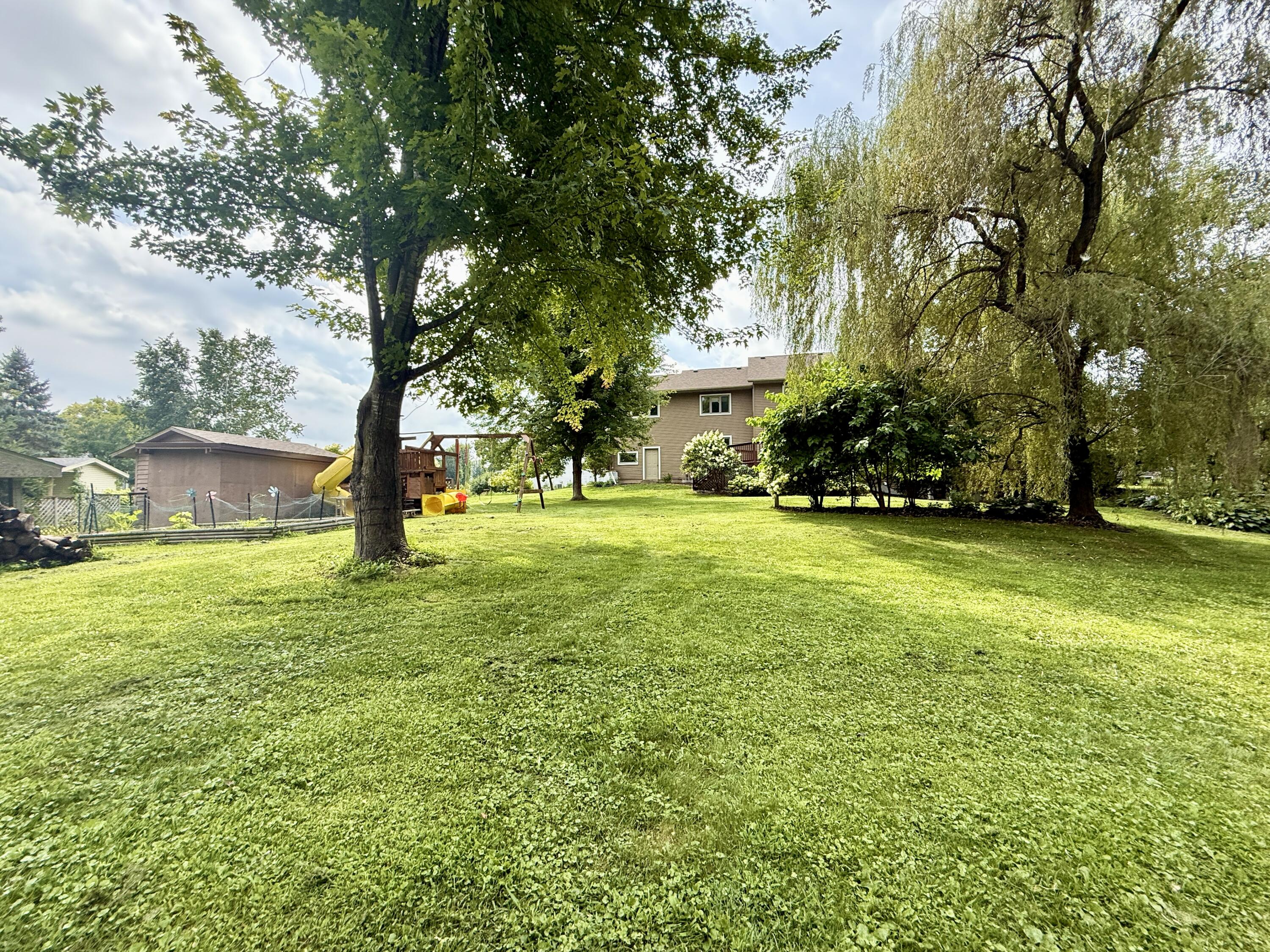 715 Lee Dr