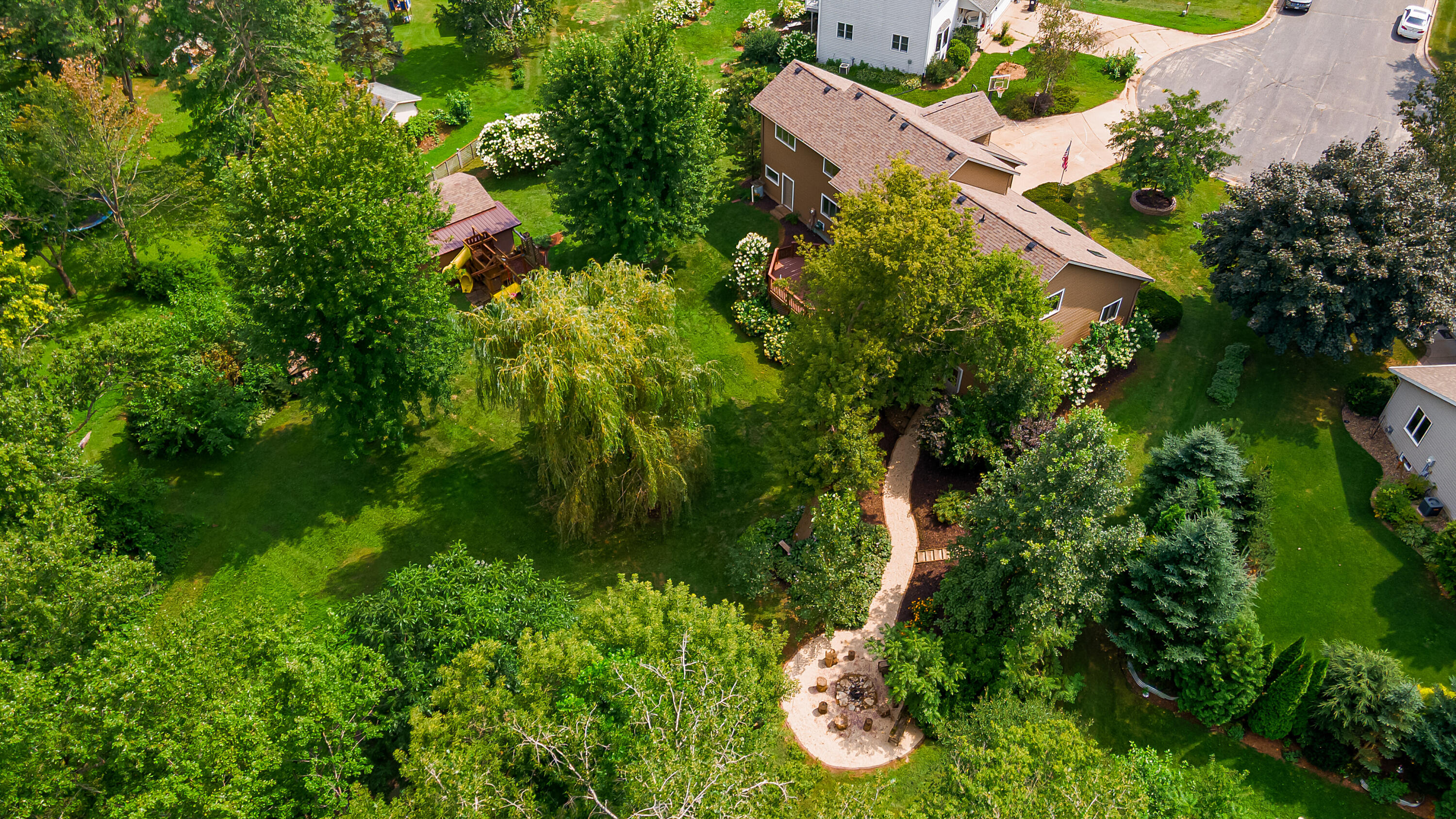 715 Lee Dr