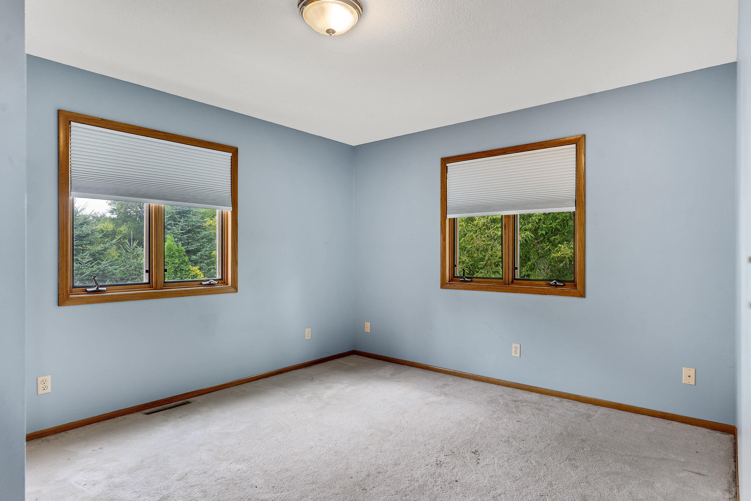 715 Lee Dr