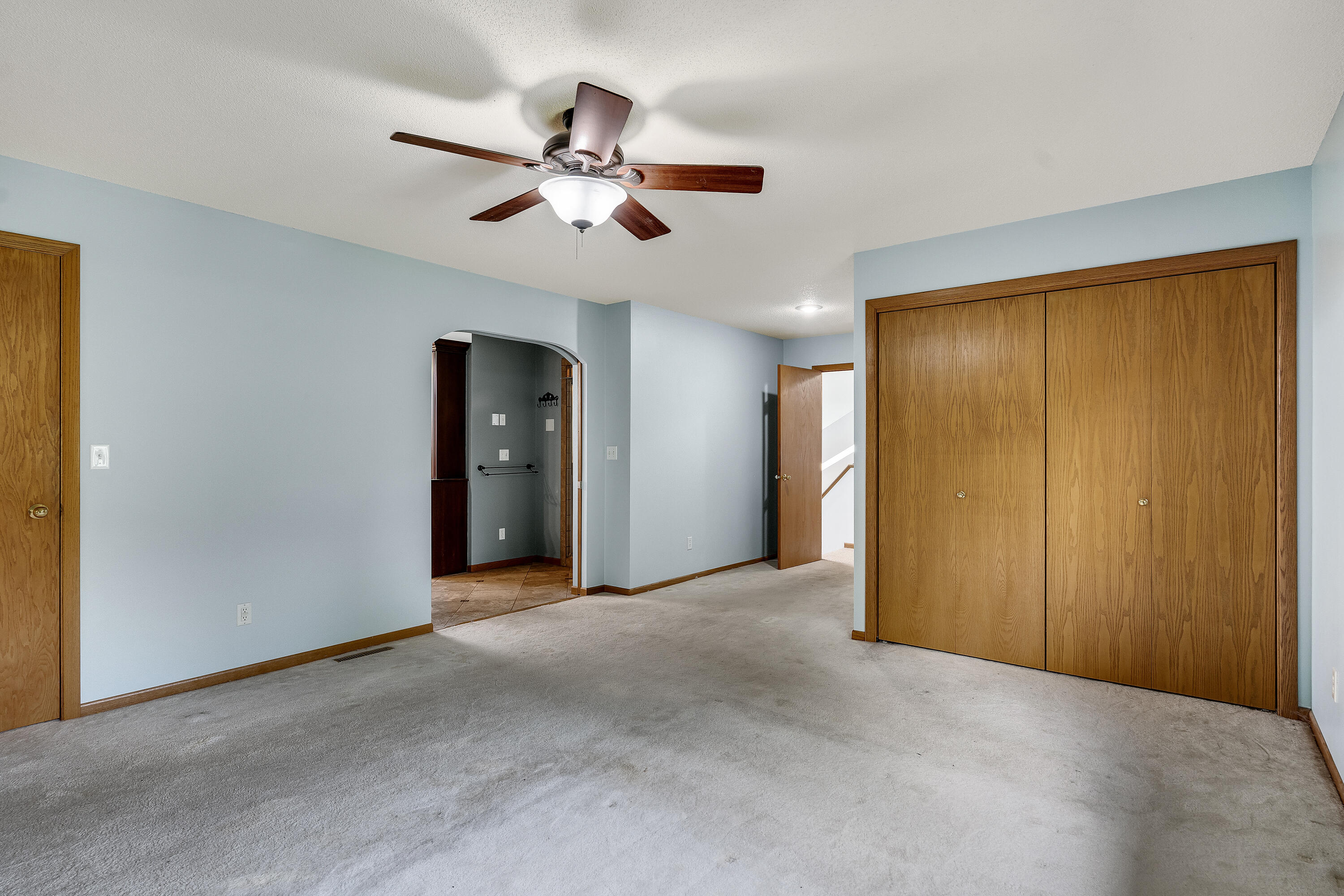 715 Lee Dr