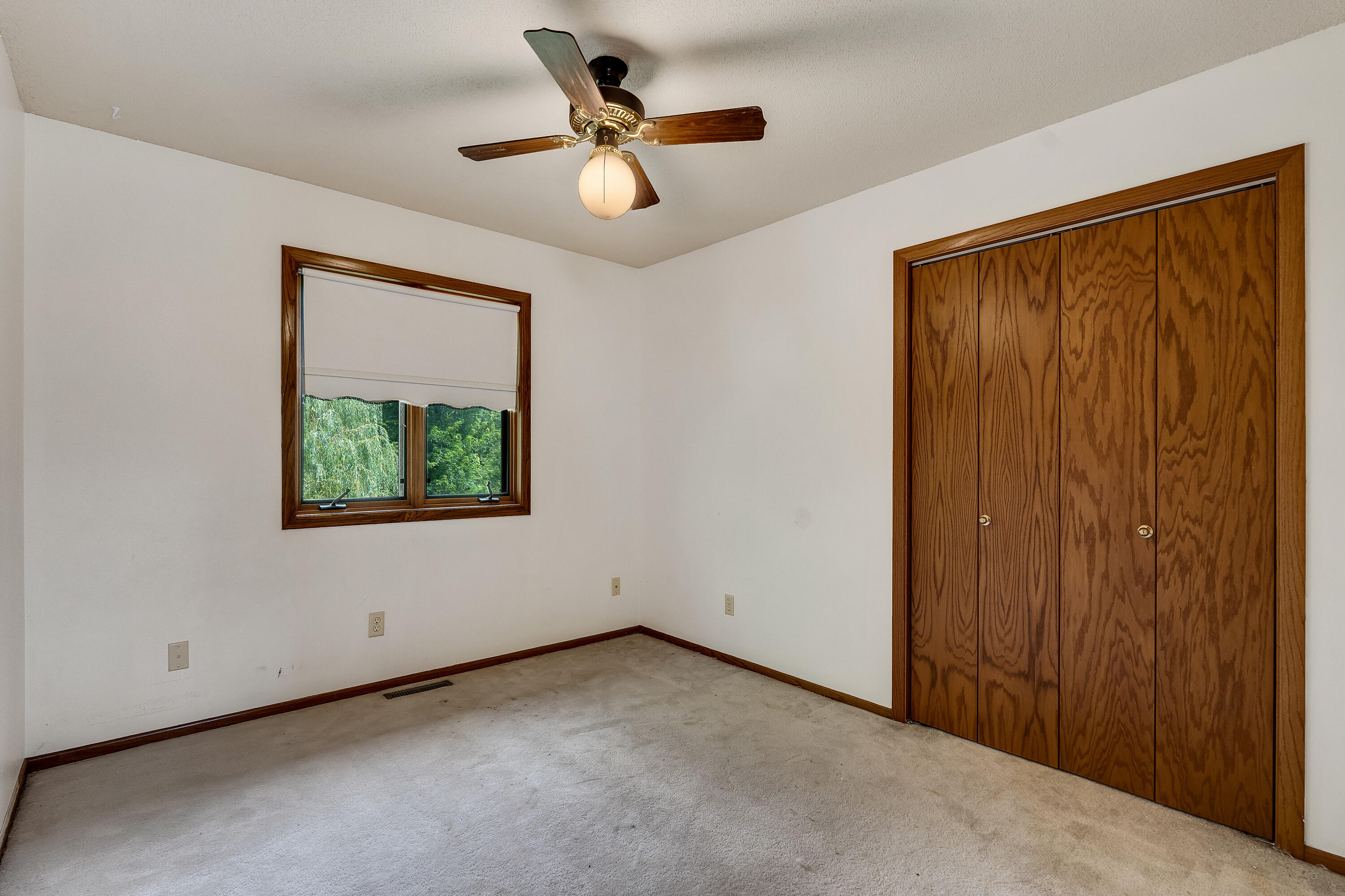 715 Lee Dr