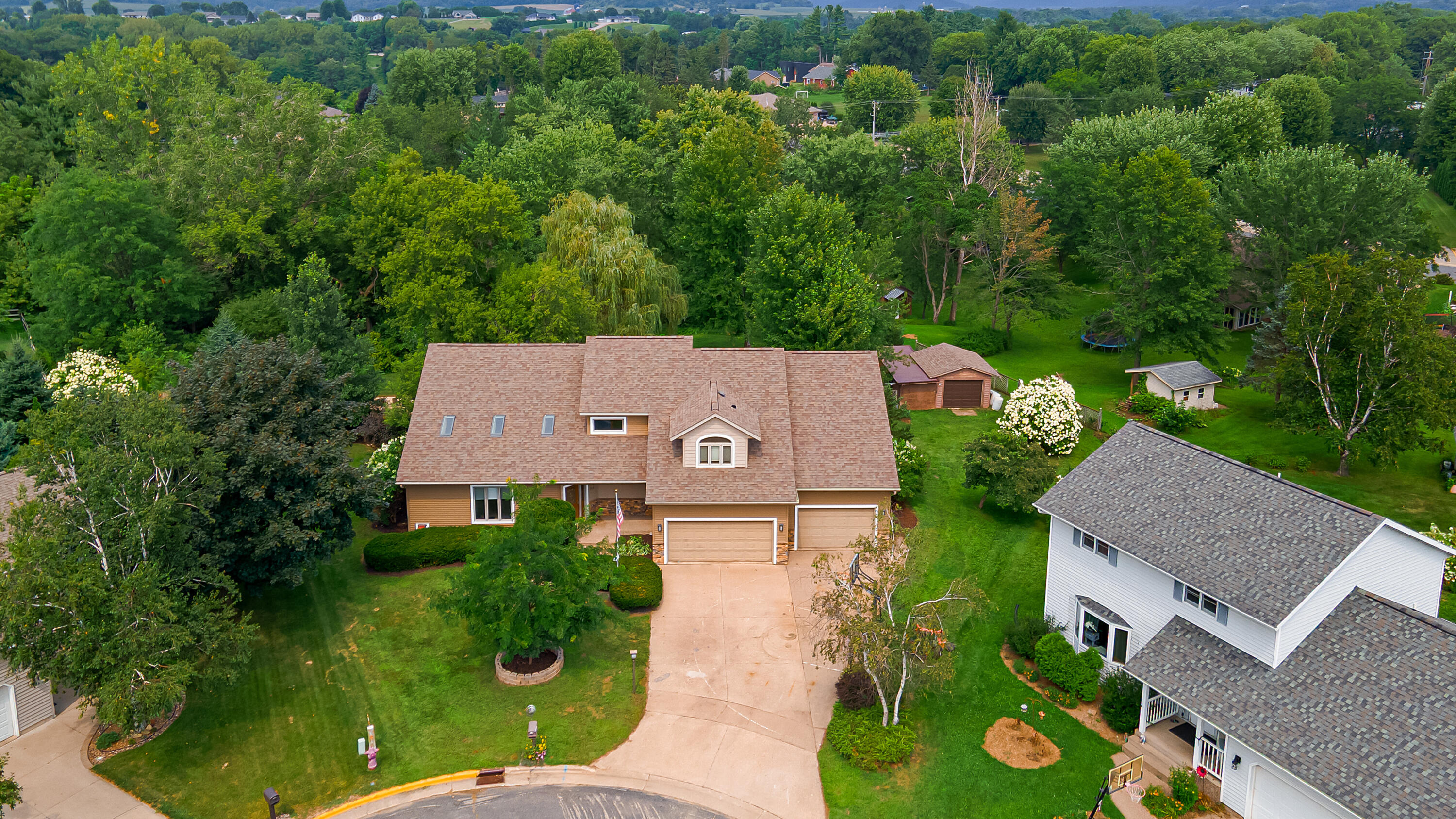 715 Lee Dr