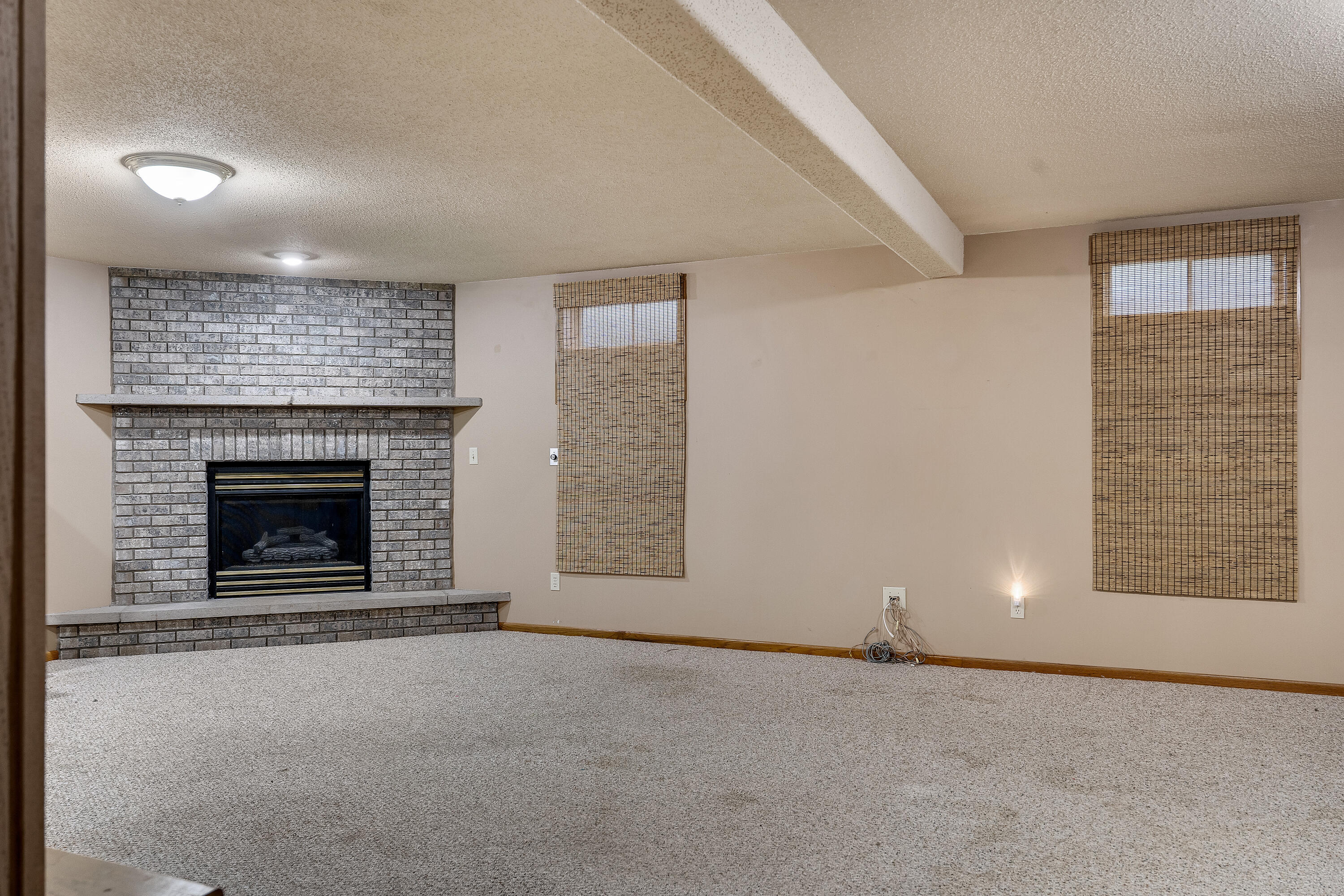 715 Lee Dr