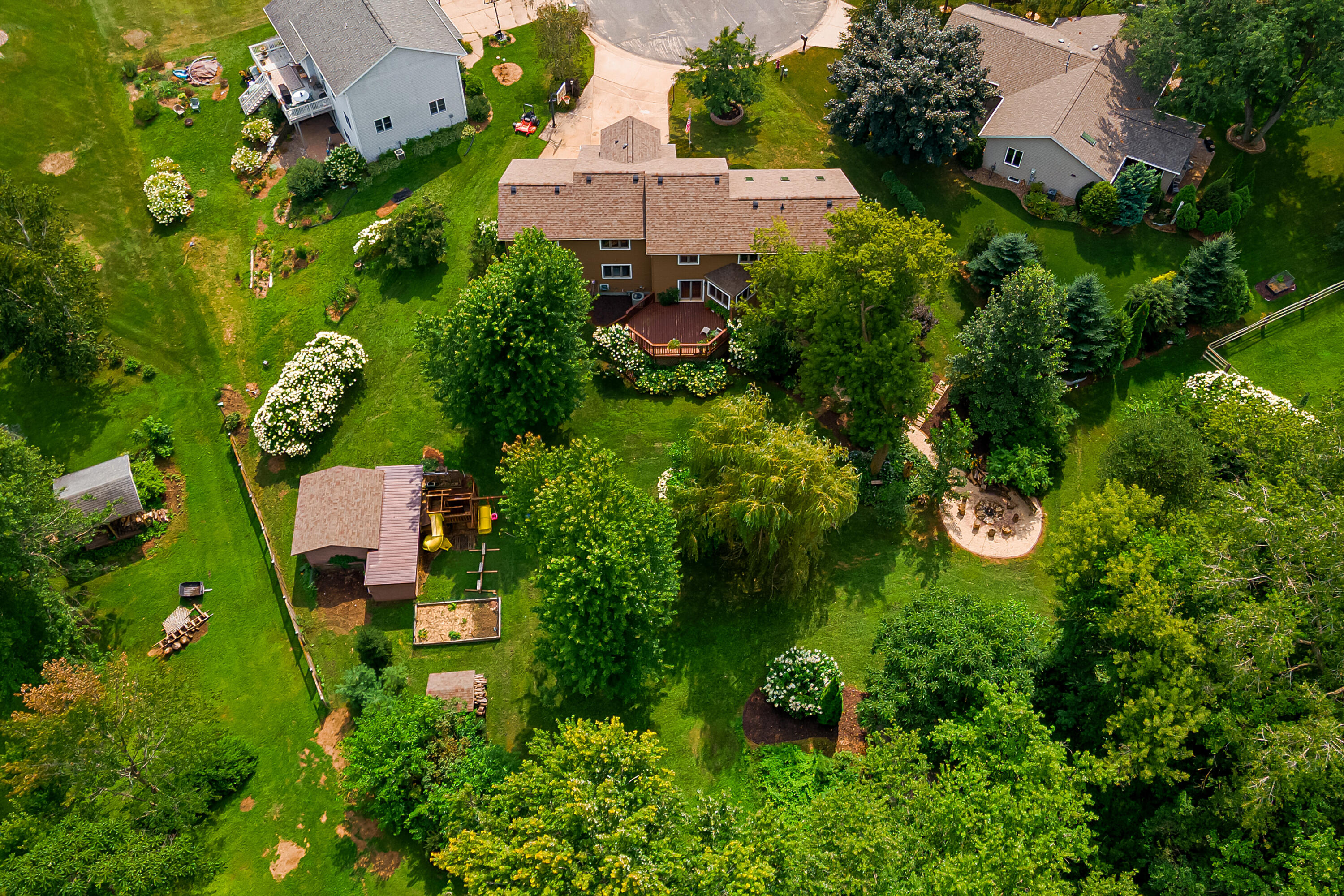 715 Lee Dr