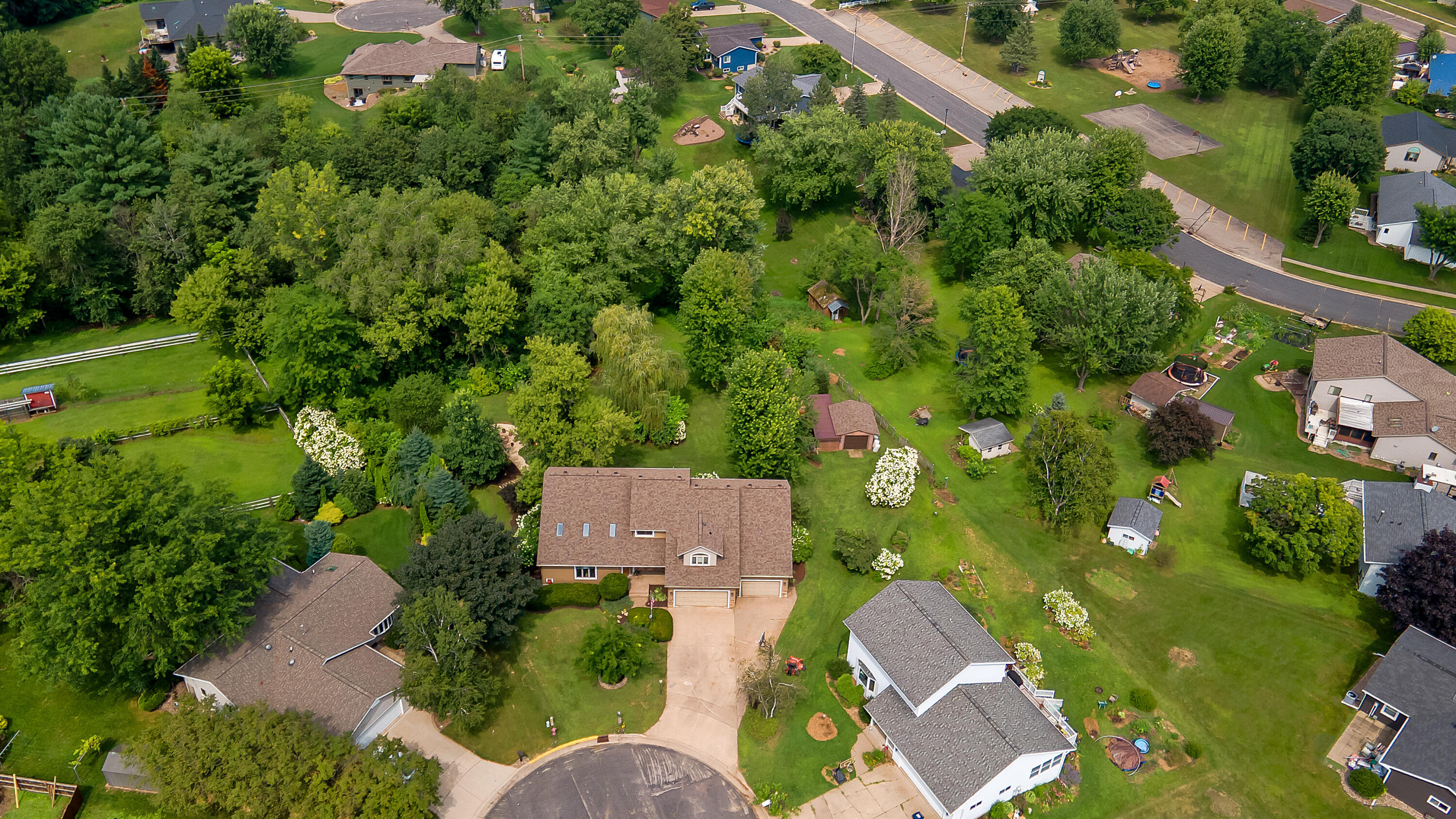 715 Lee Dr