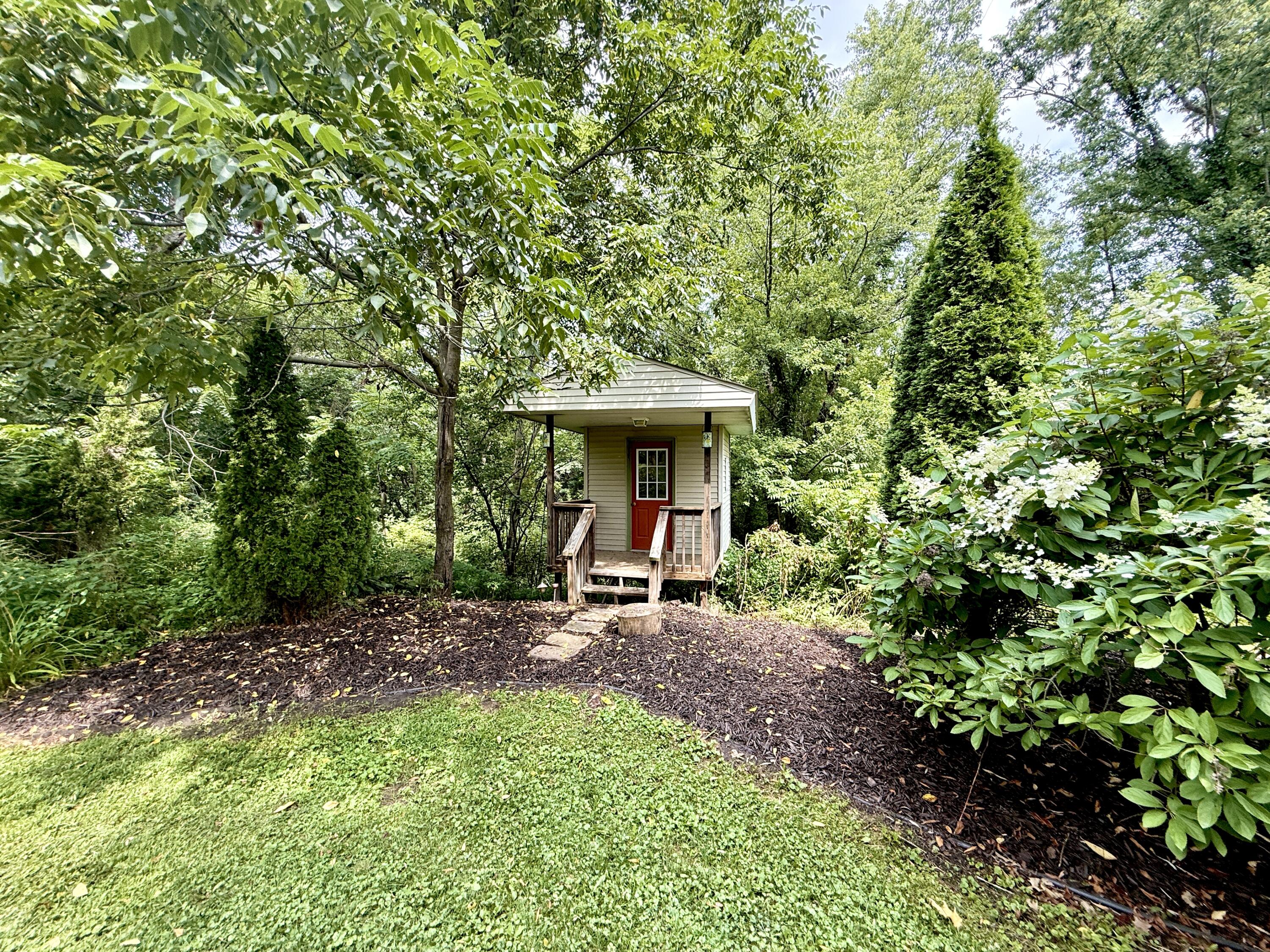 715 Lee Dr