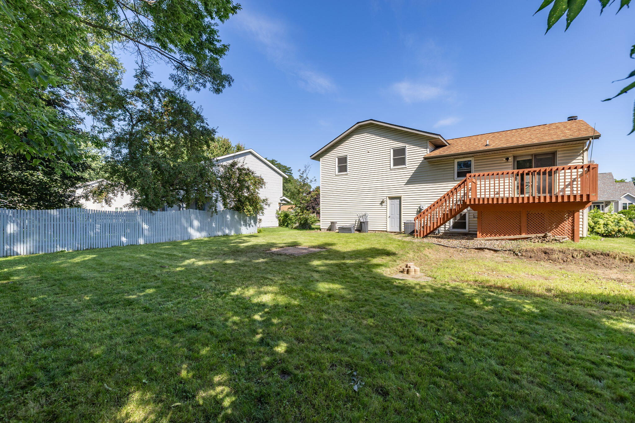 956 Westview Circle Dr