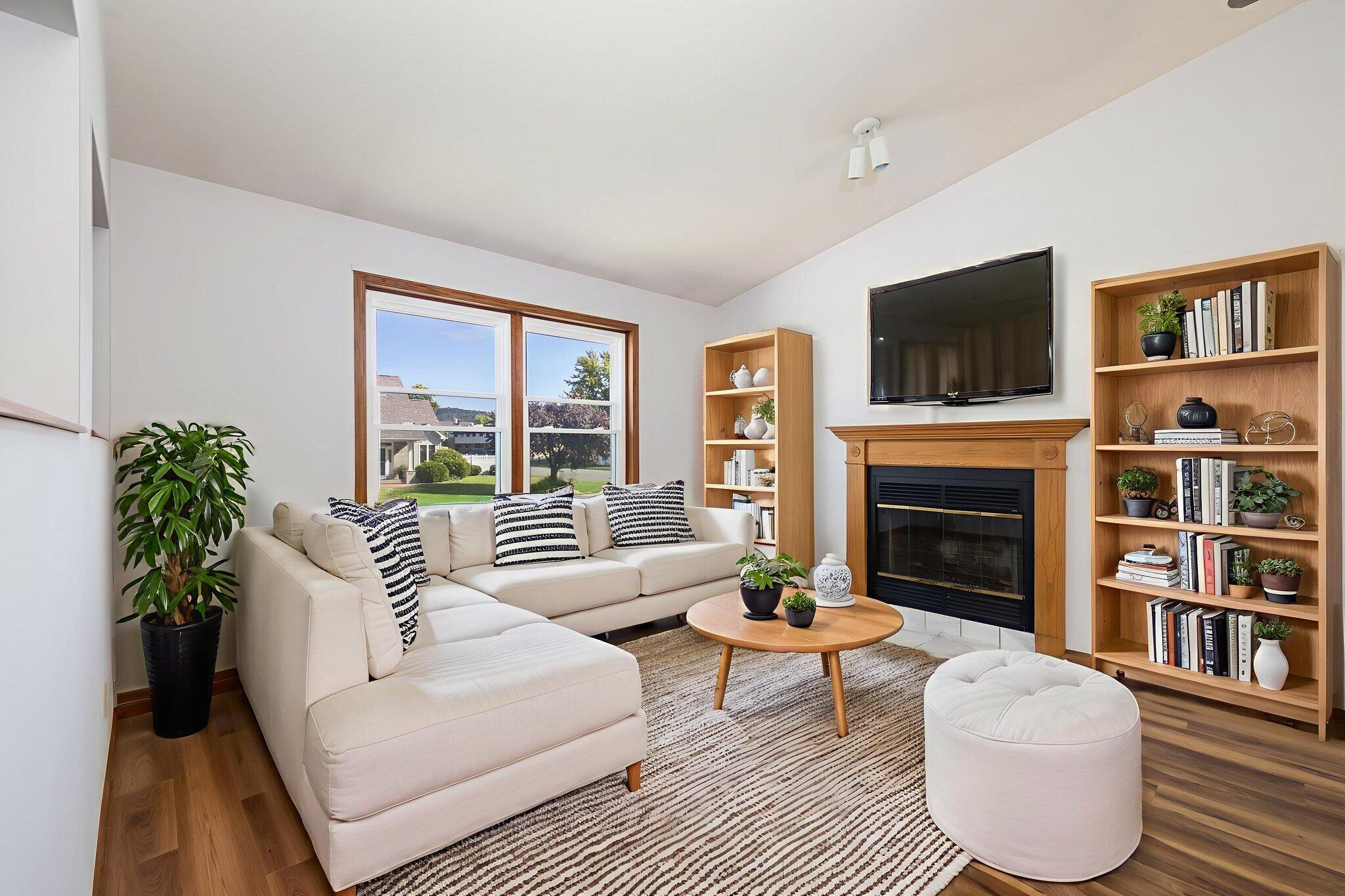 956 Westview Circle Dr