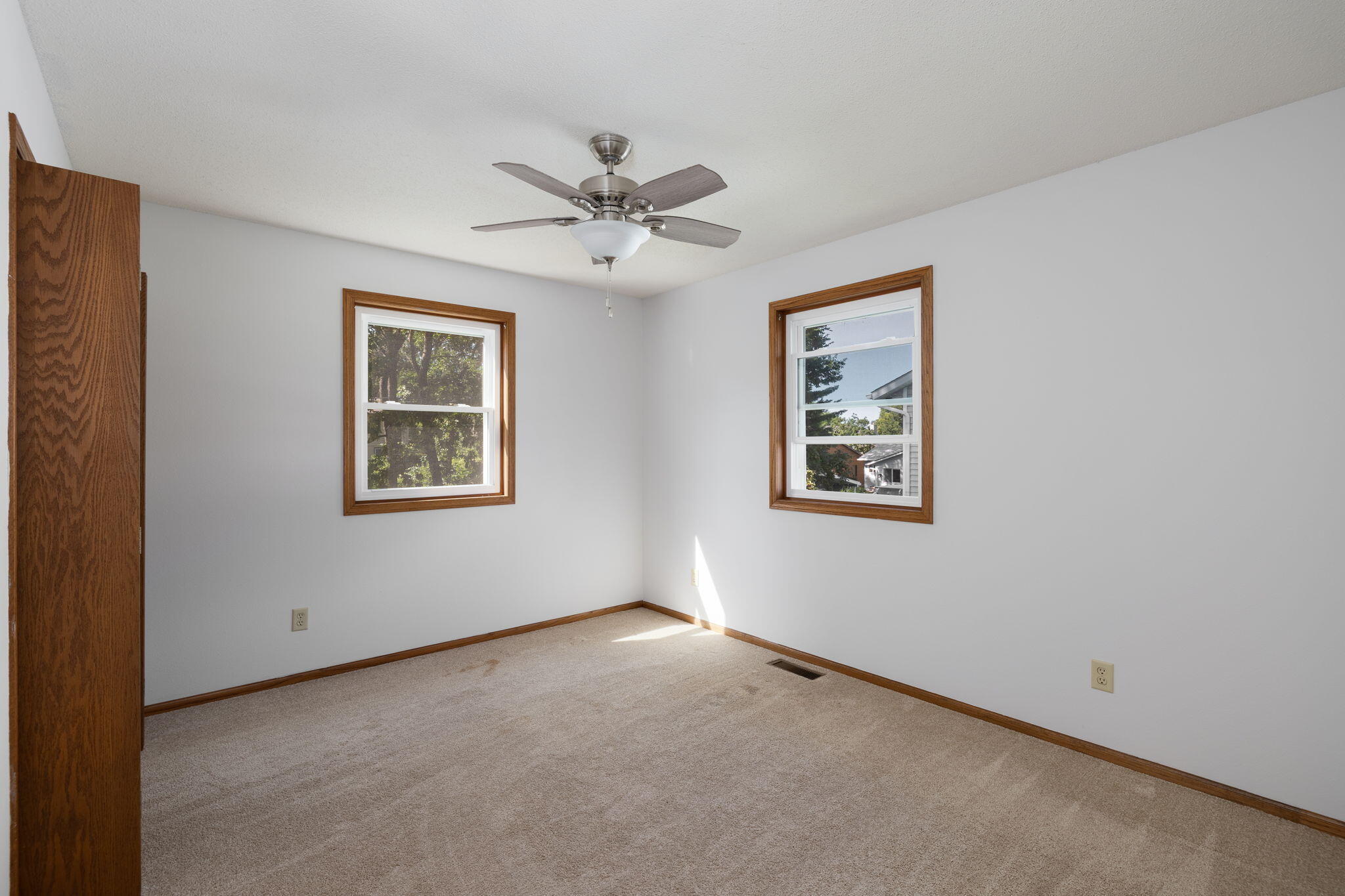 956 Westview Circle Dr