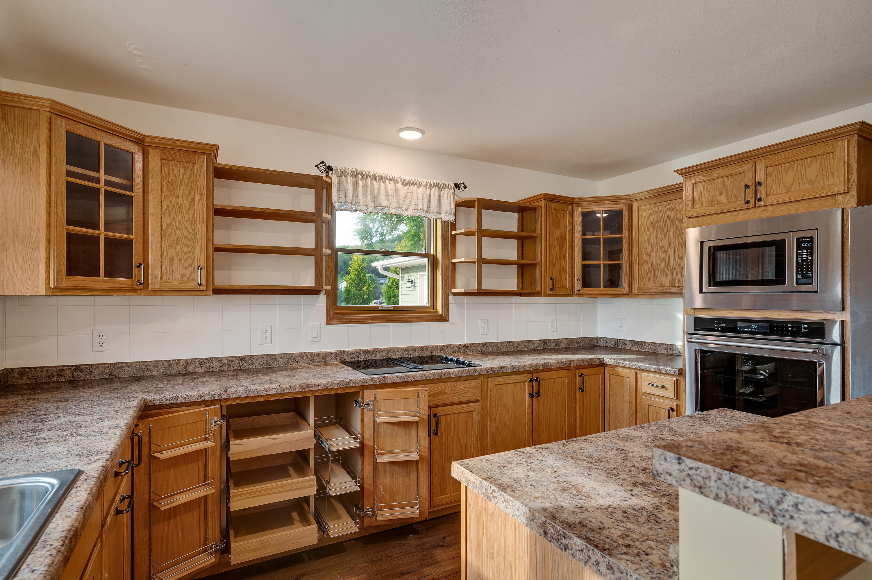 400 White Tail Dr