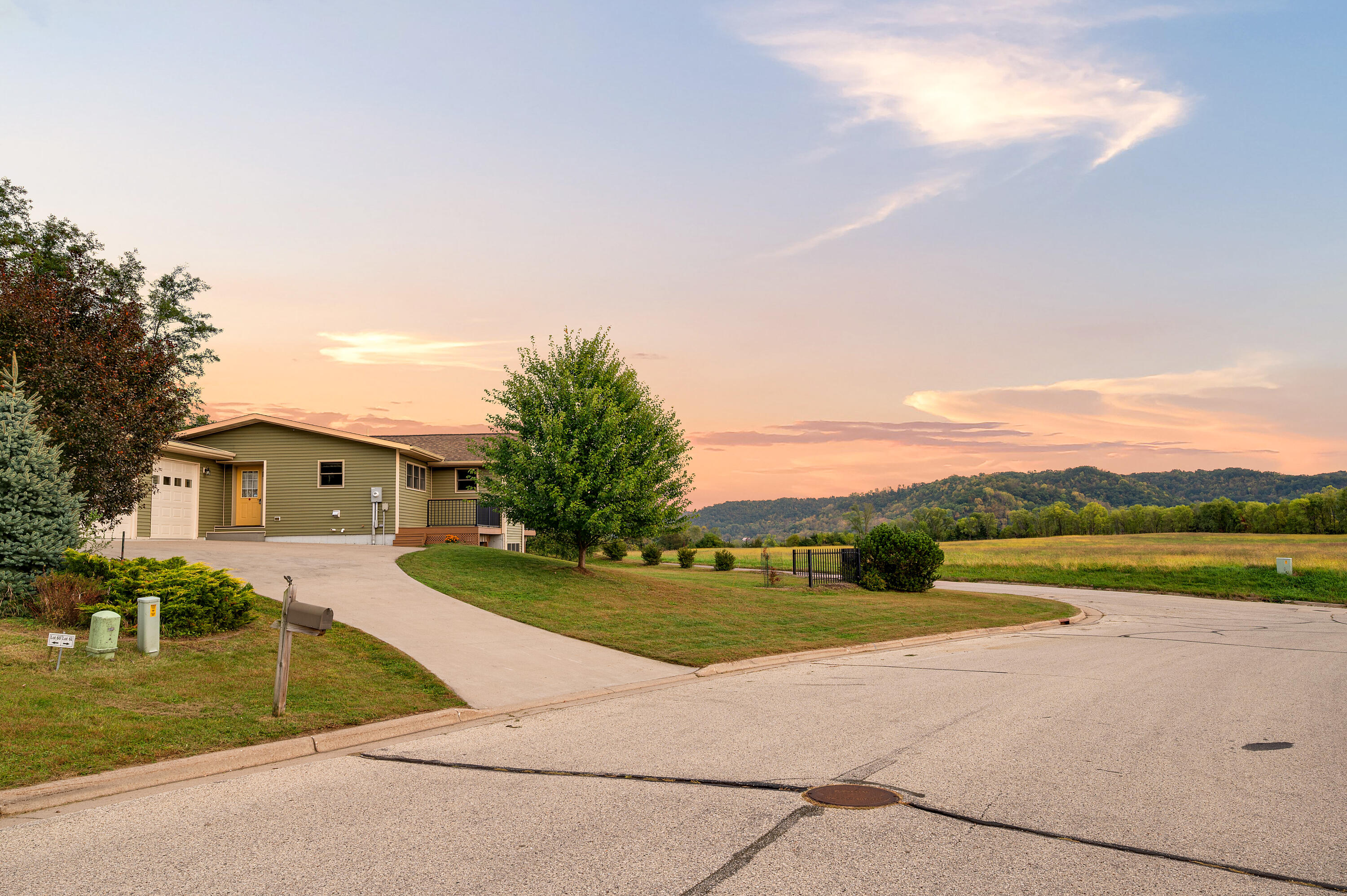 400 White Tail Dr