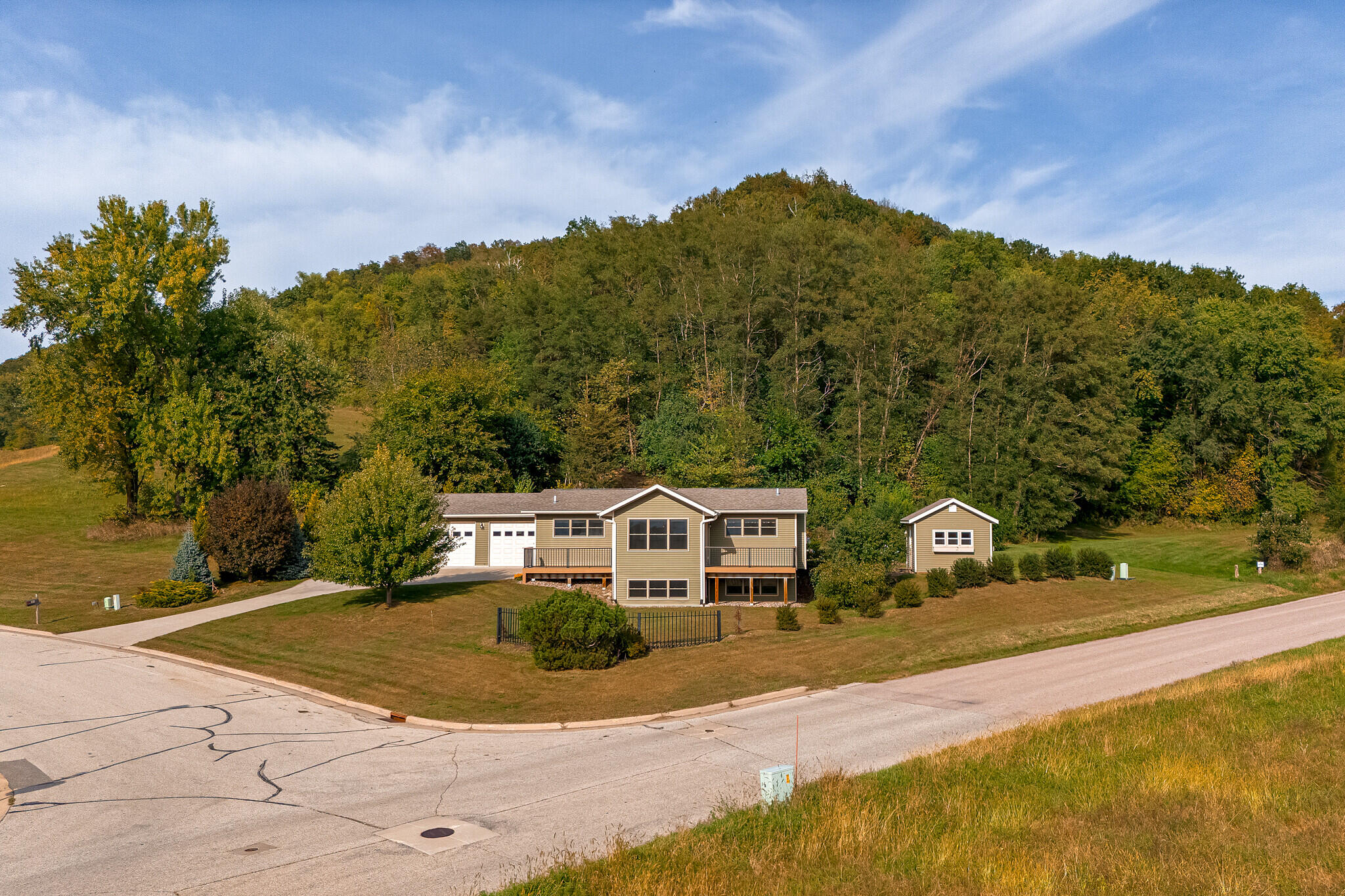 400 White Tail Dr