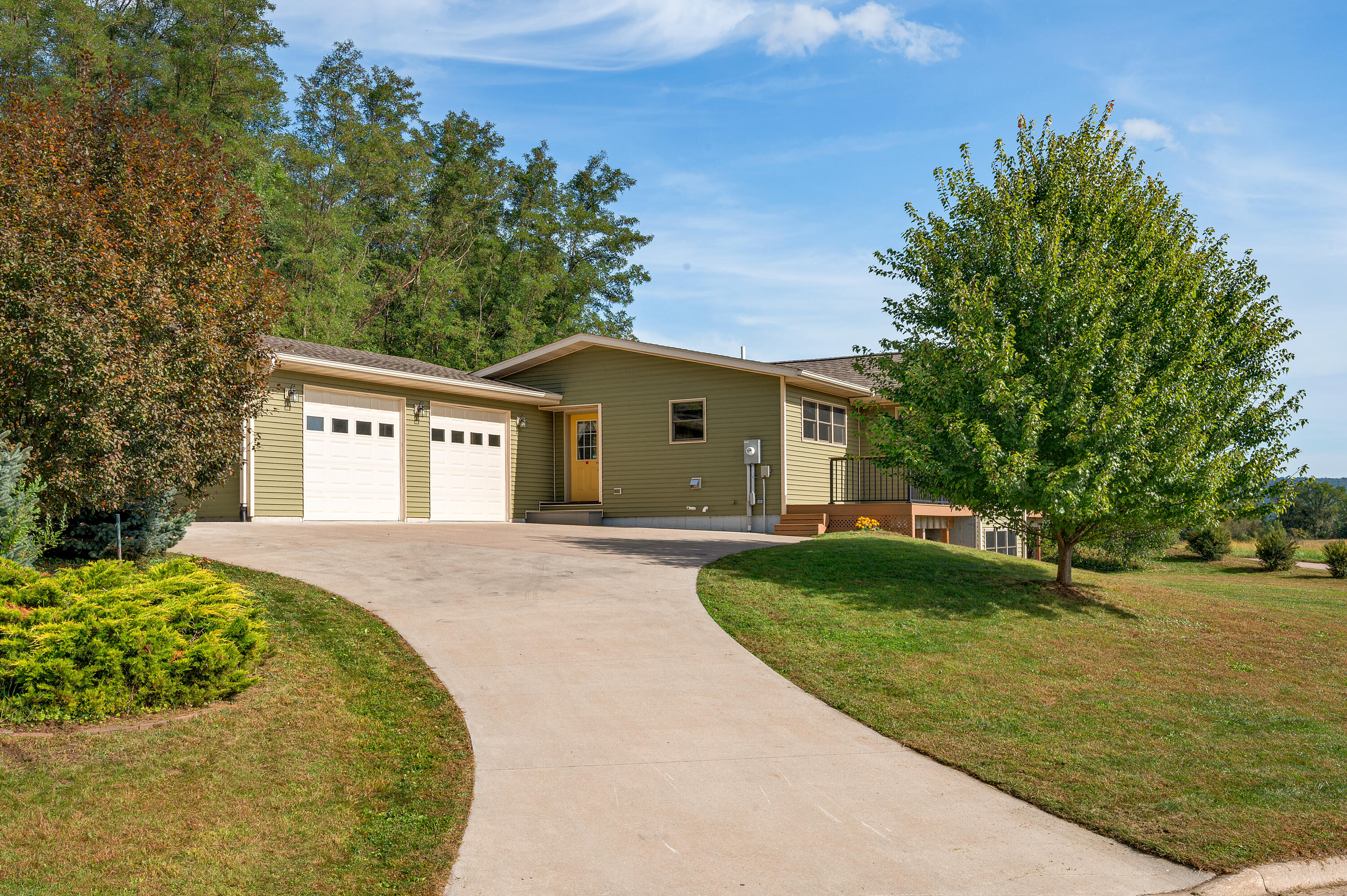 400 White Tail Dr