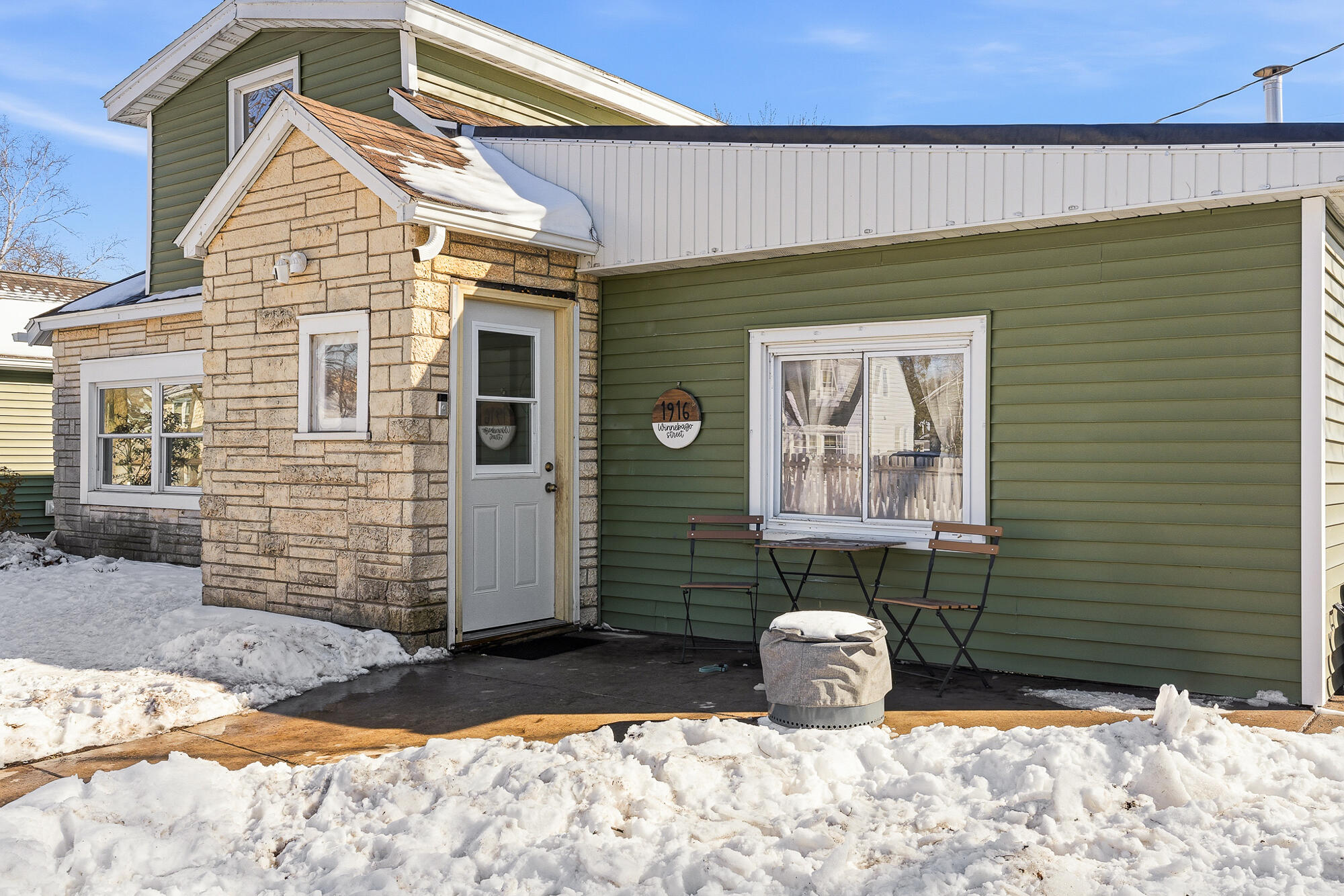 1916 Winnebago St