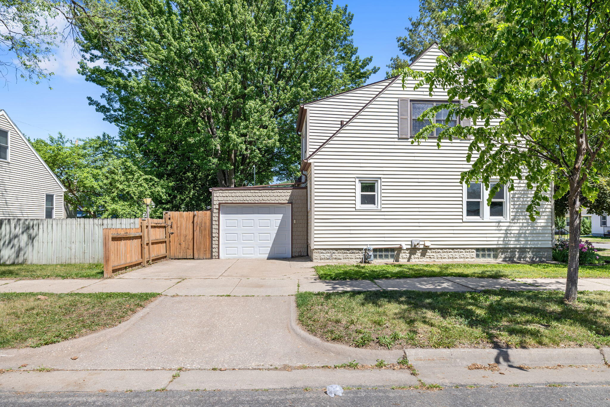 2101 Mississippi St