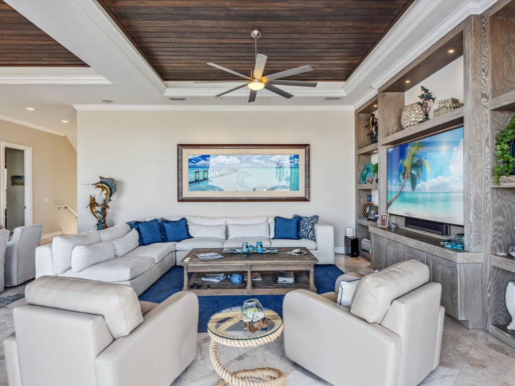 192 TAHITI CIRCLE