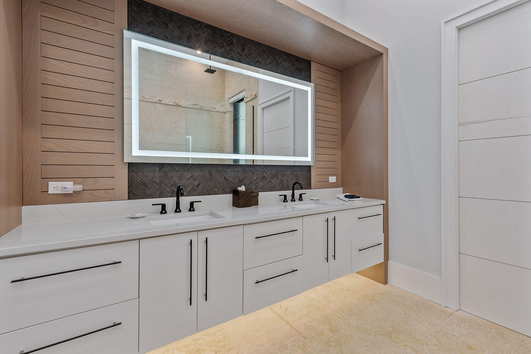 517 N BARFIELD DRIVE