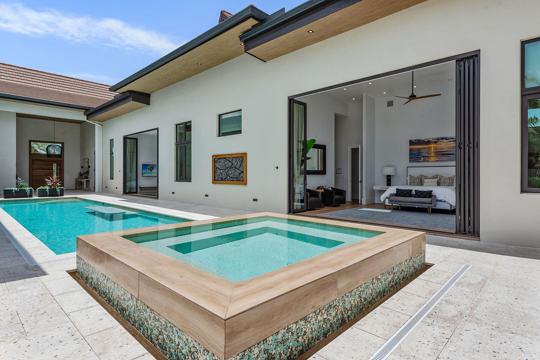 517 N BARFIELD DRIVE