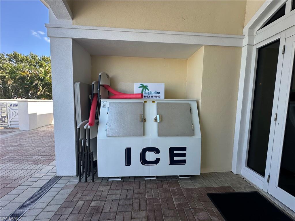 1402 Collier BLVD
