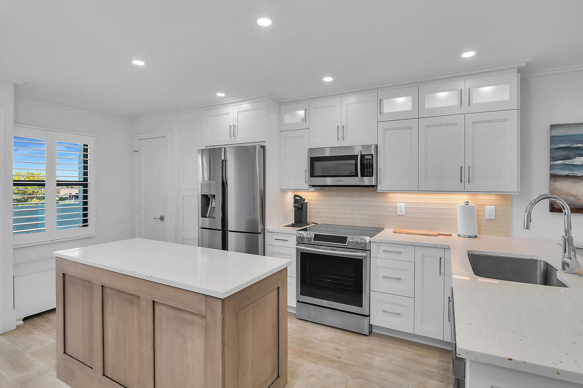 1085 BALD EAGLE DRIVE, E502