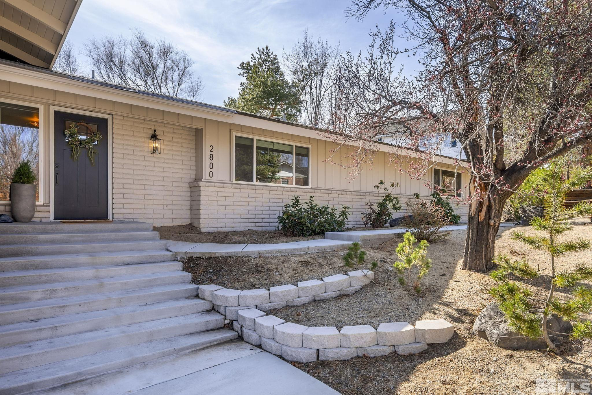 2800 Monterey Drive