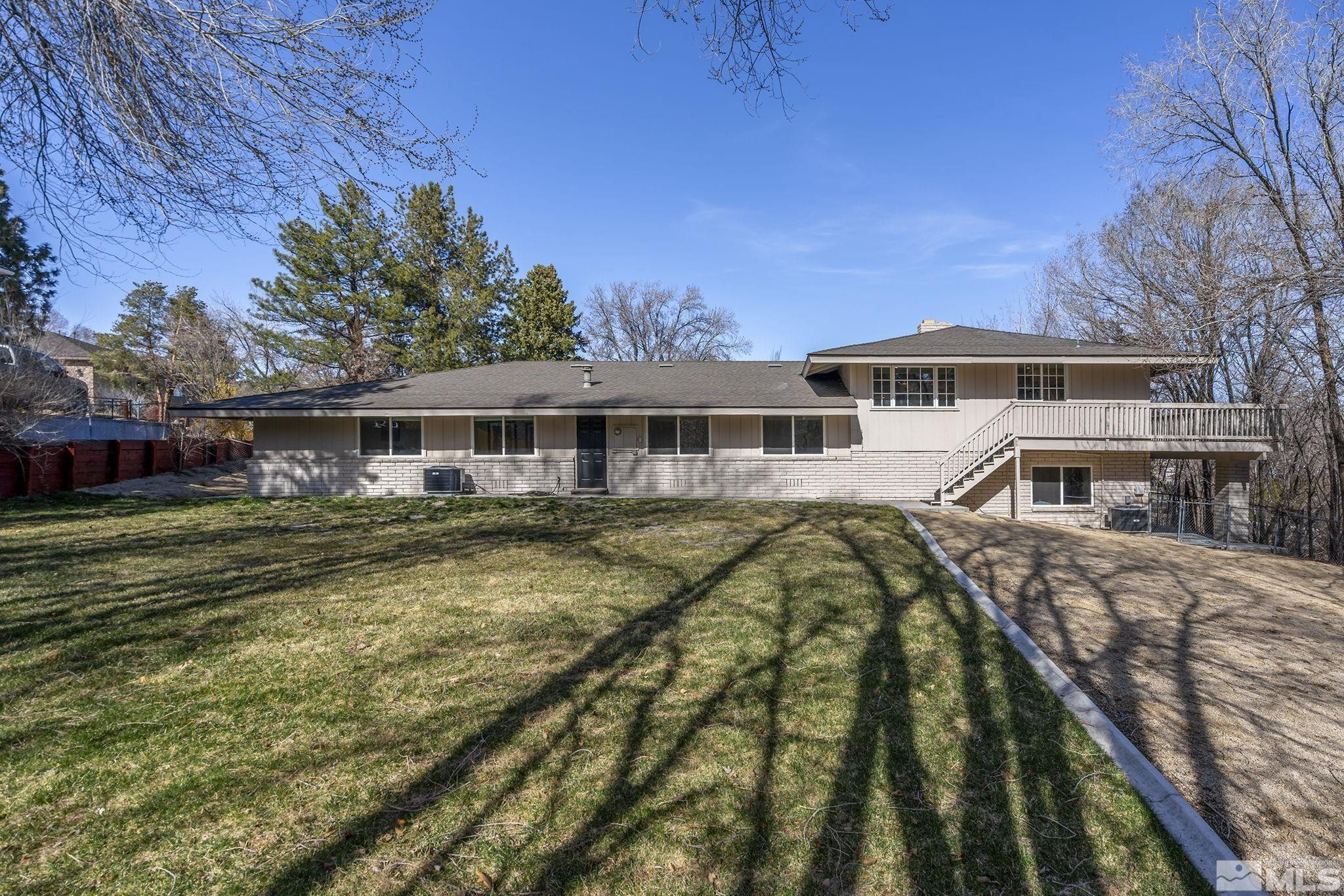 2800 Monterey Drive