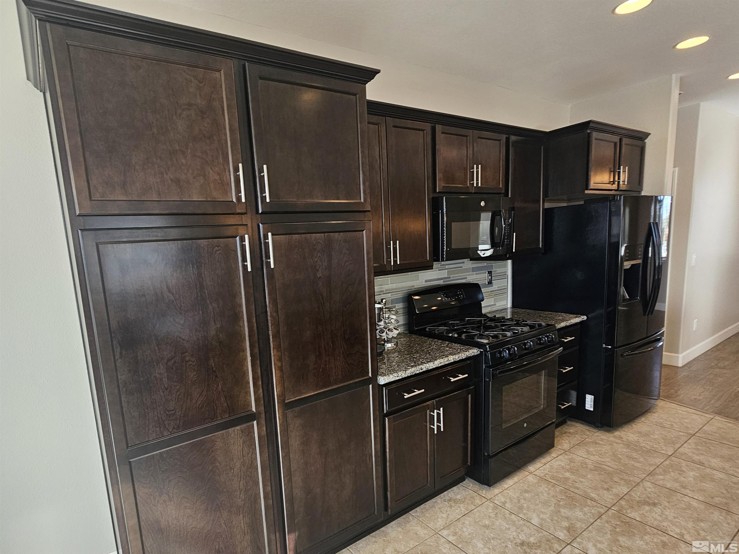 7585 Jonquil Court