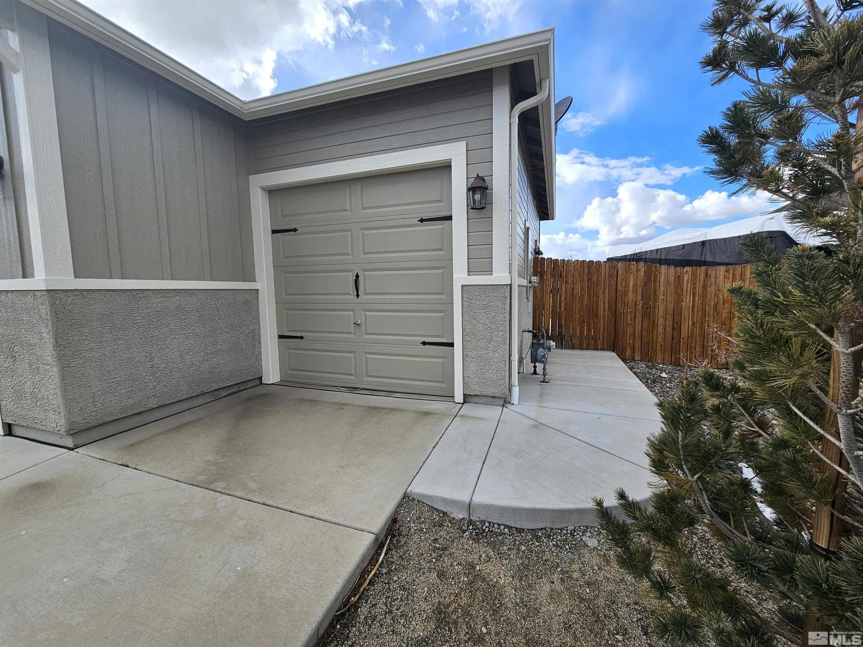 7585 Jonquil Court