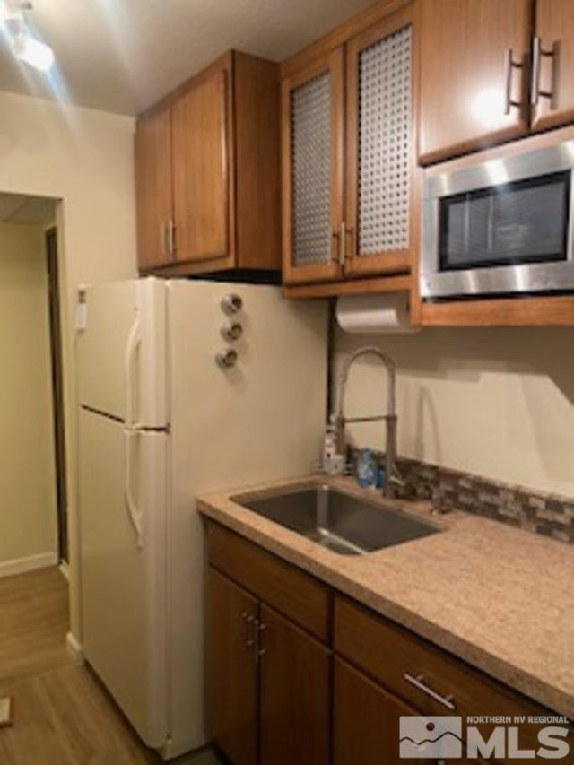 2955 Lakeside Drive Unit 220