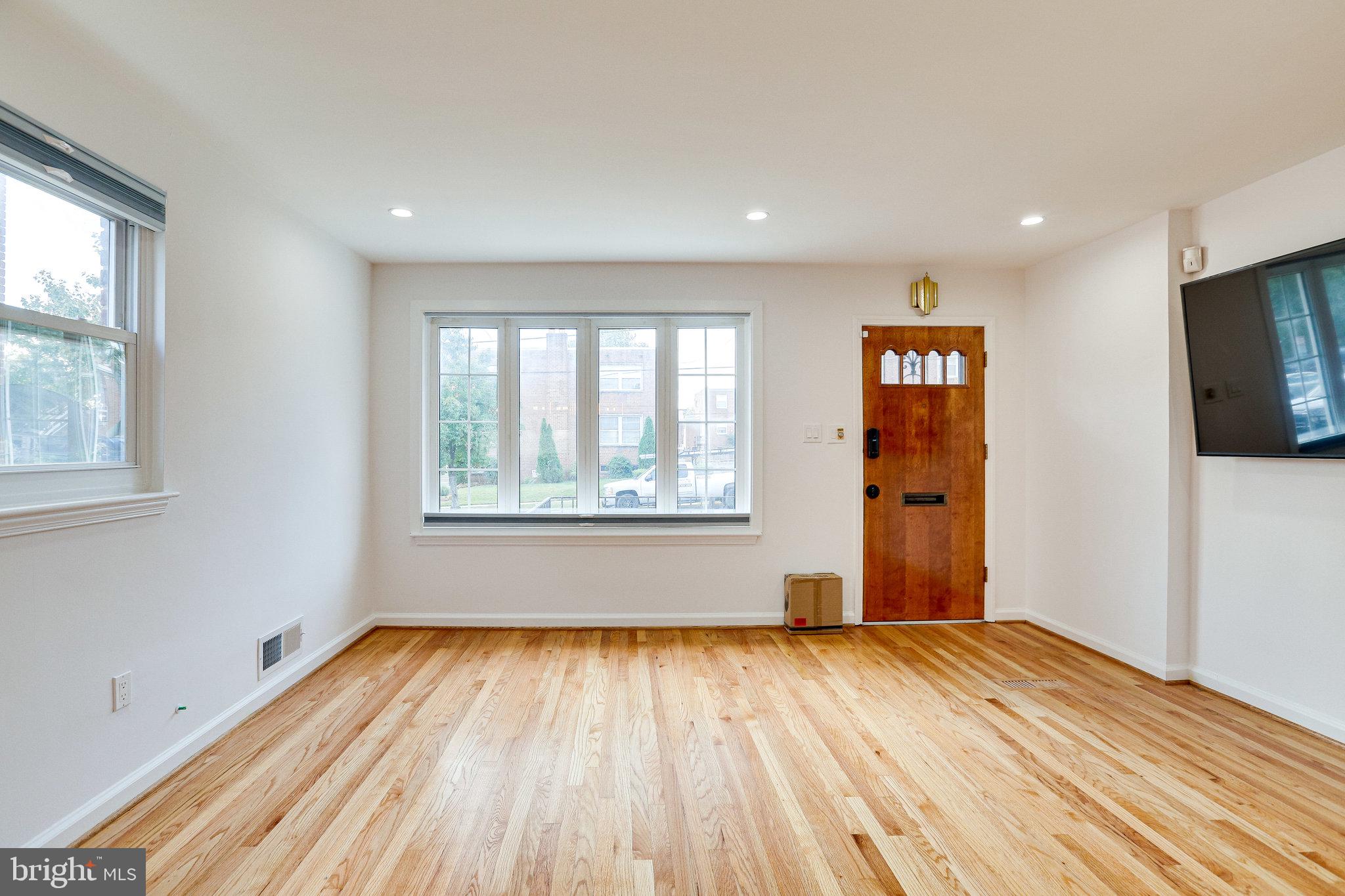 5513 CHILLUM PLACE NE